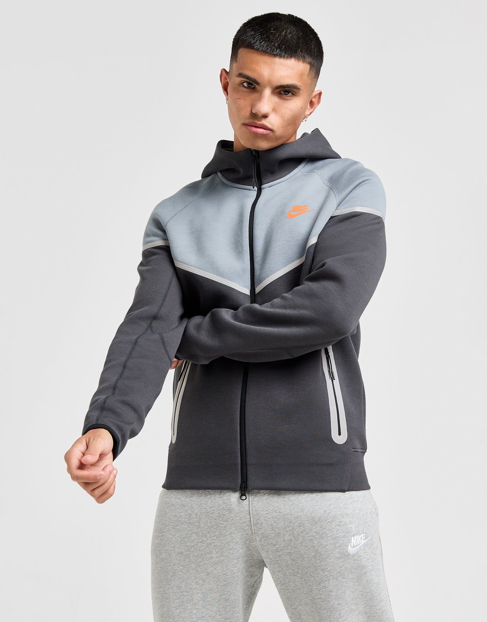 Nike リフレクティブテックフリース海外限定モデル Nike Kid's Tech Fleece Reflective Full Zip Hoodie Black