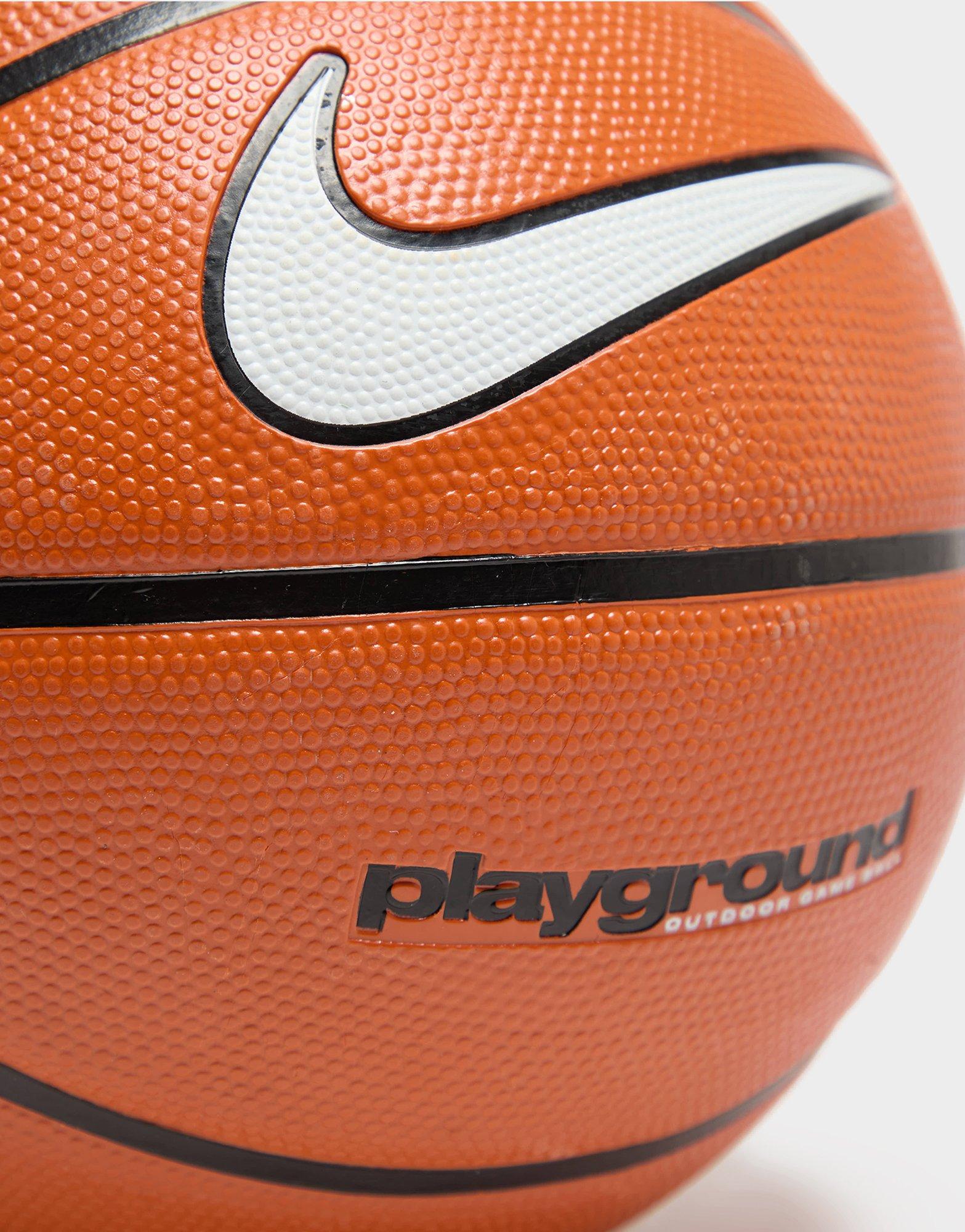 Nike Playground 8P Basketball