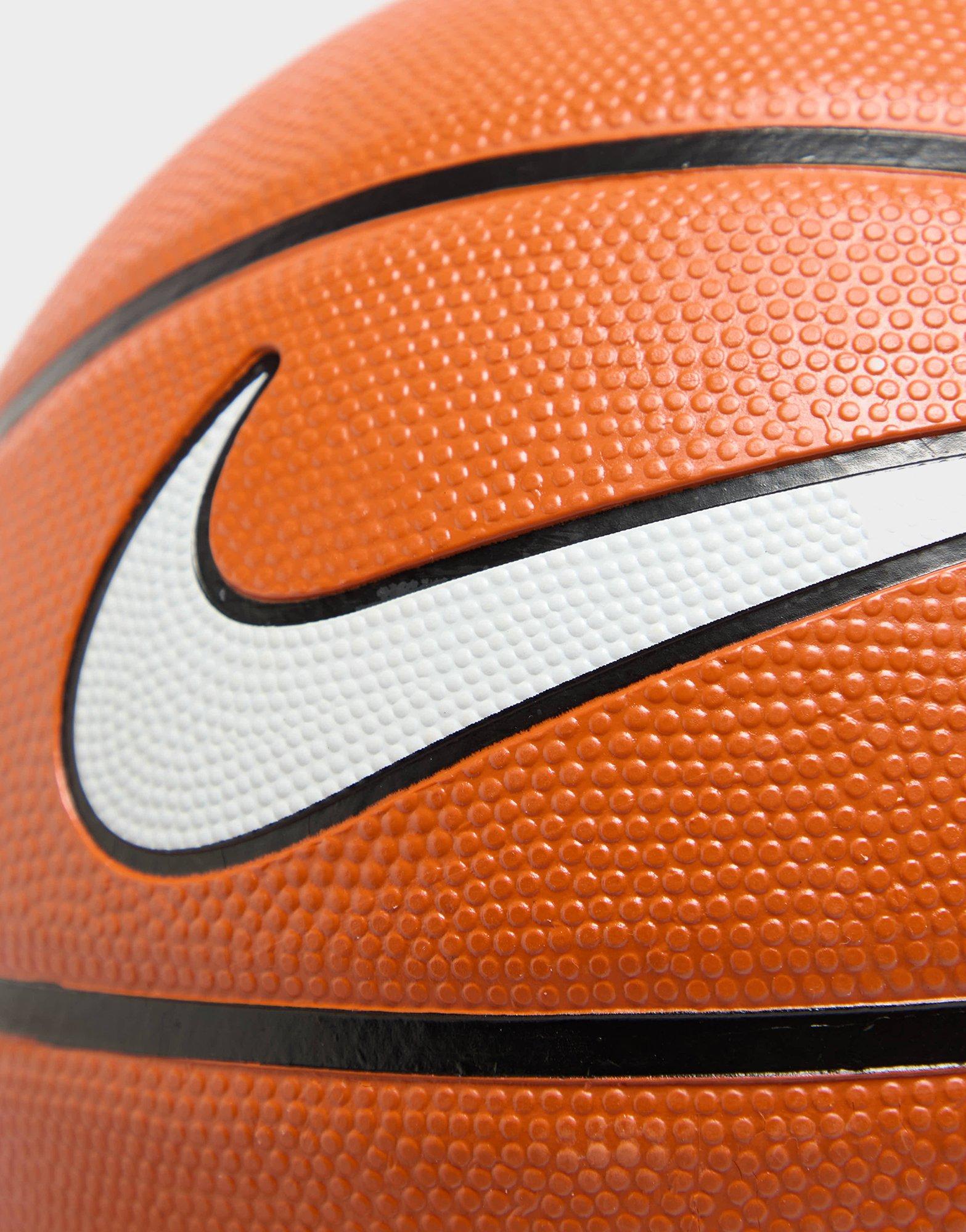 Nike Playground 8P Basketball