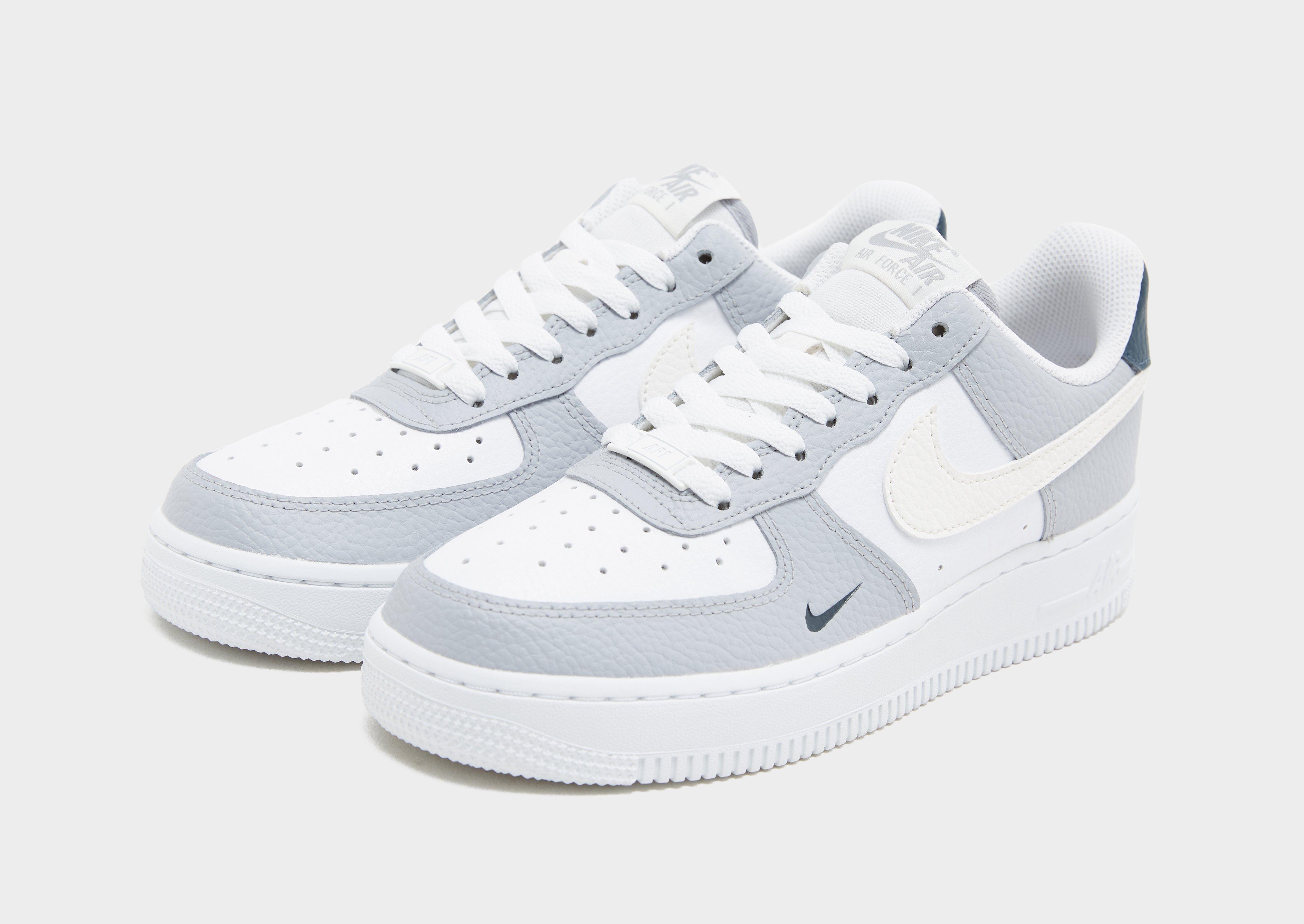 Nike Air Force 1 07 Women s