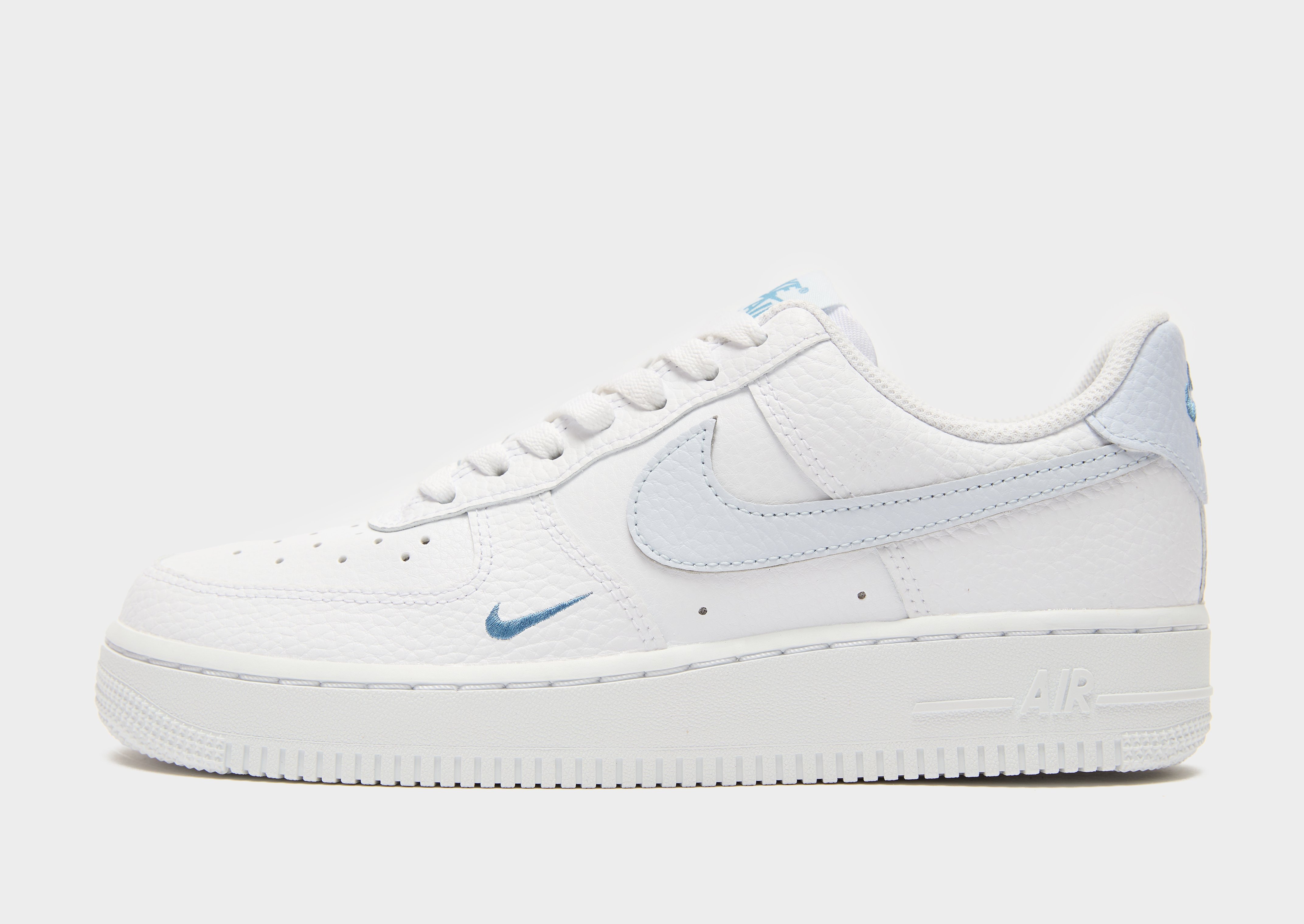 Nike air force 1 07 white on white deals