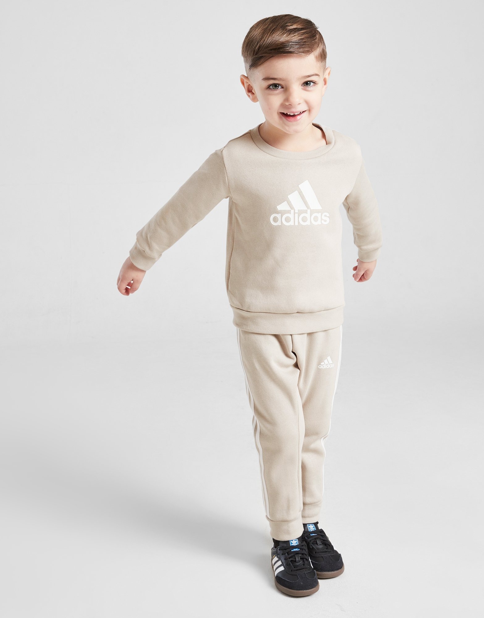 adidas Badge of Sport Jogginganzug Beige JD Sports Deutschland