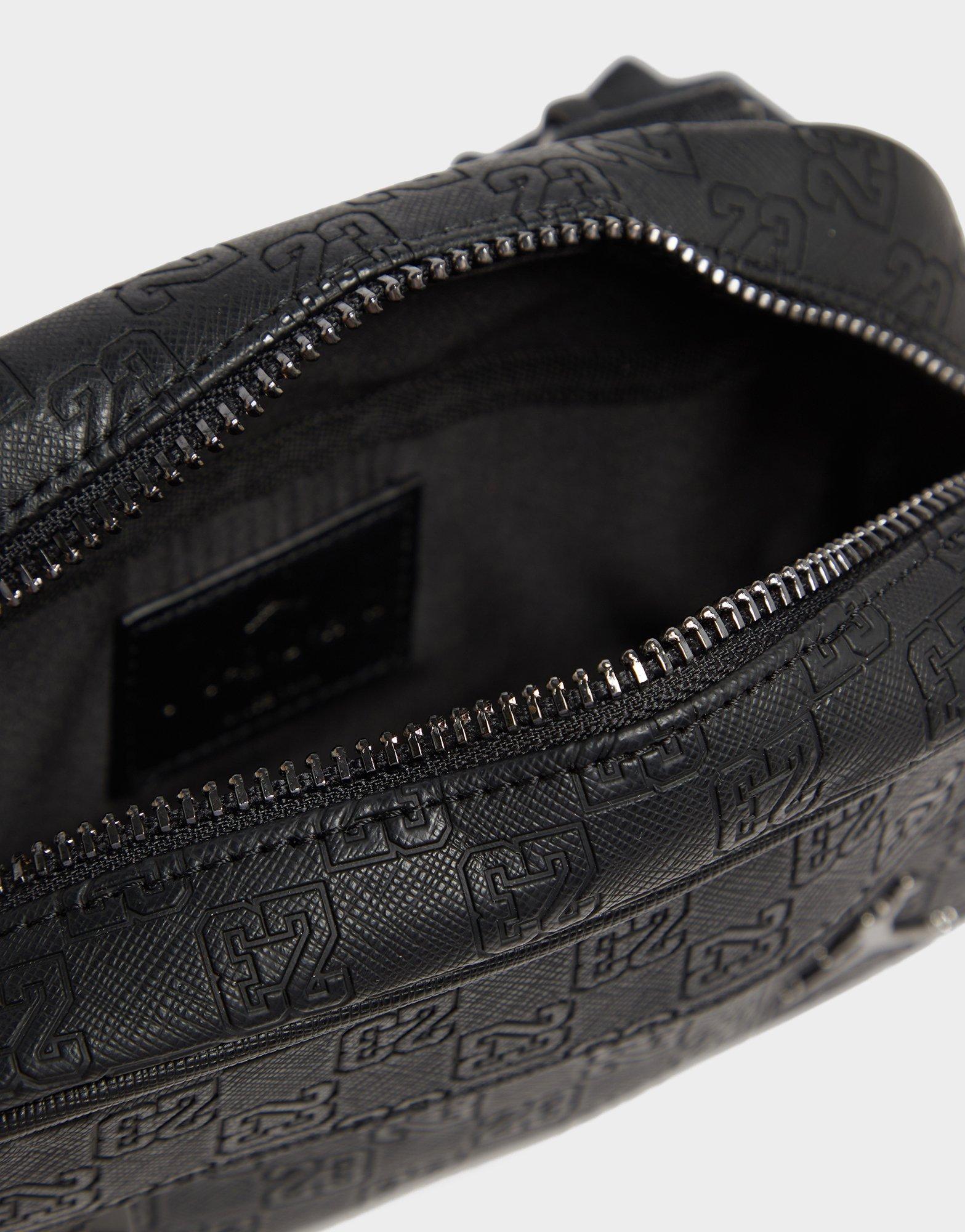 バッグ JORDAN BRAND JAM MONOGRAM CAMERA BAG Jordan Monogram Camera Bag (1.5L). Nike.com