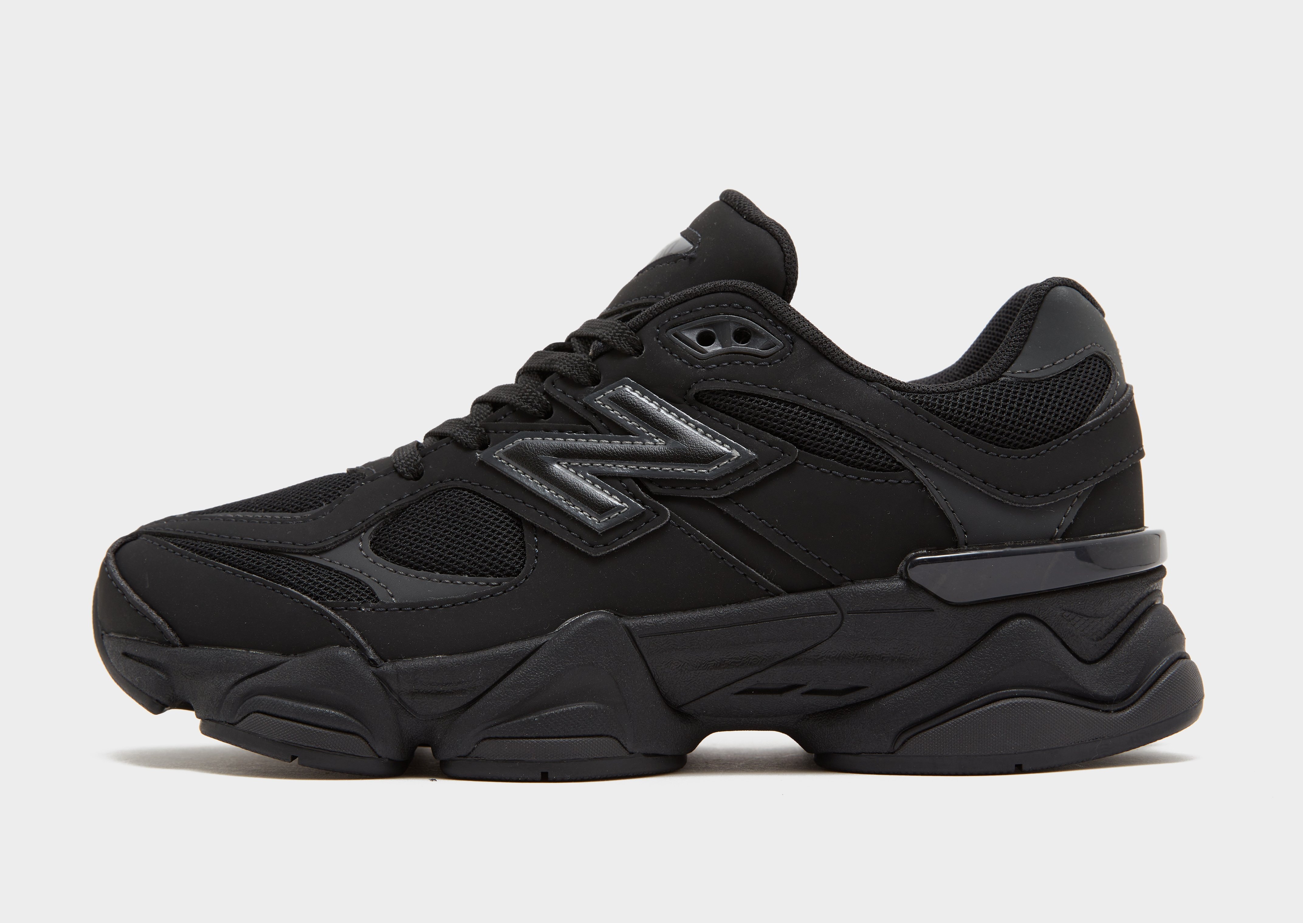 black new balance trainers 9060 junior