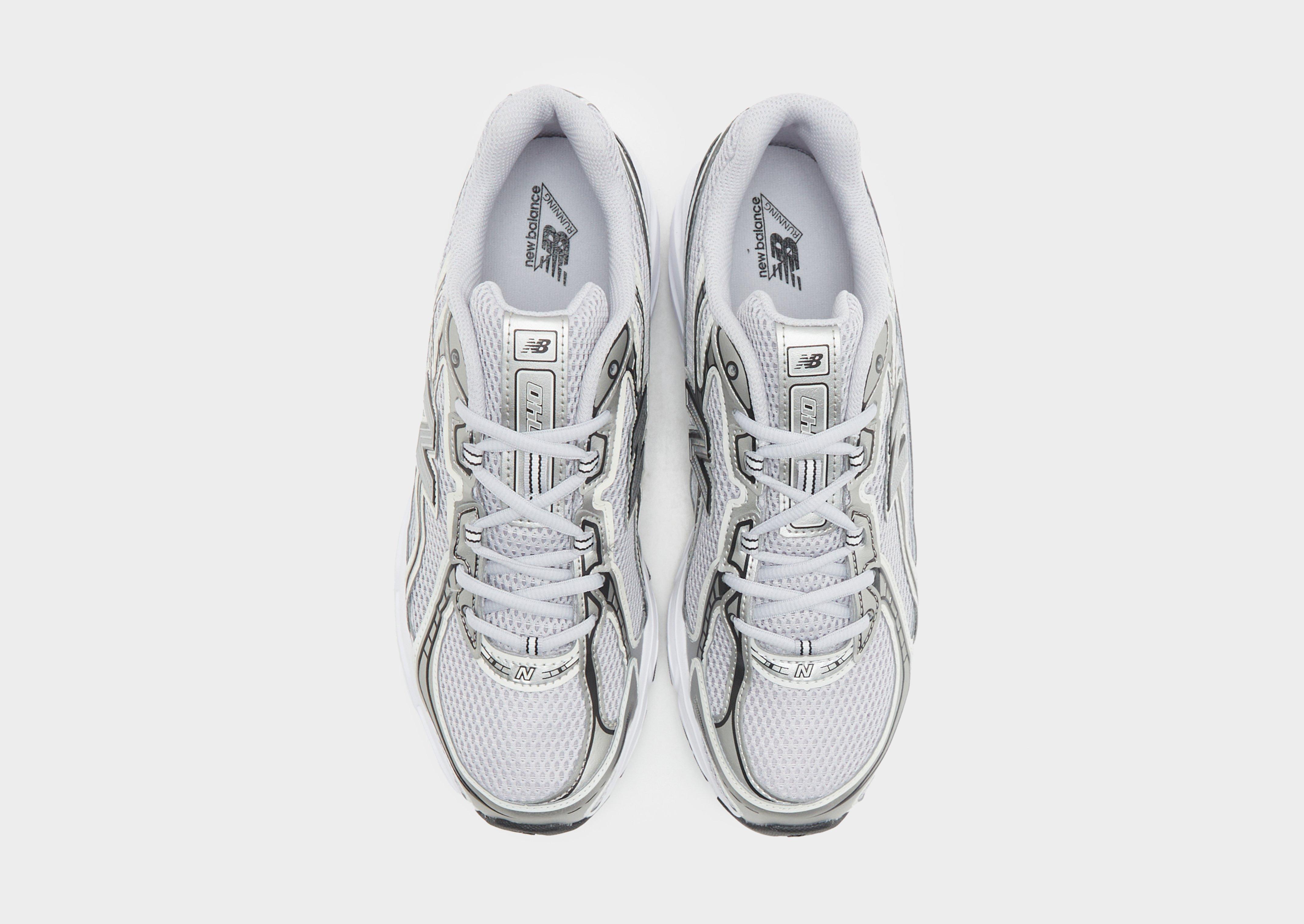 New Balance 740