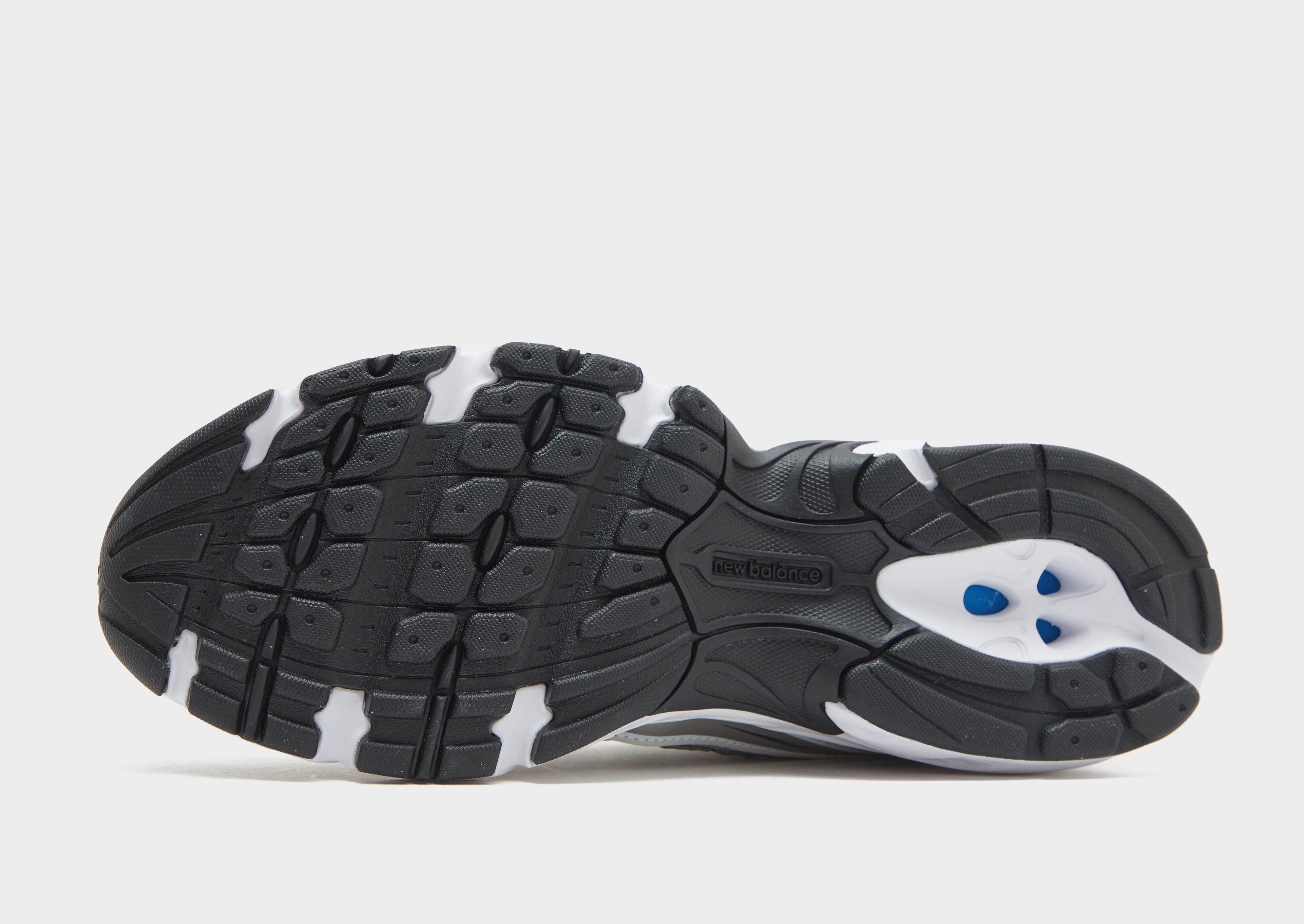 New Balance 740