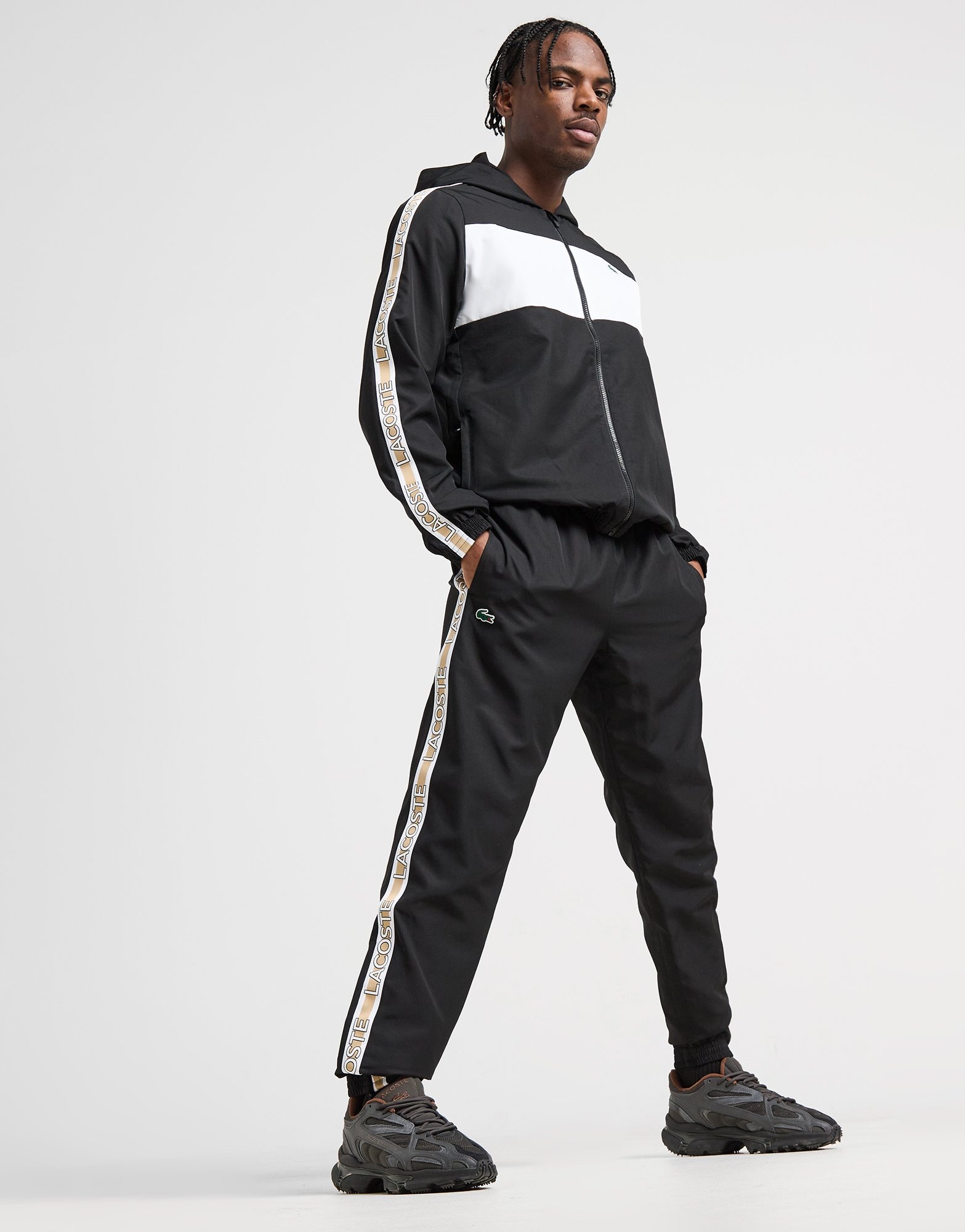 ON Court Track Pants ブラック/ホワイト　入手困難モデル Black Lacoste Taped Taffeta Track Pants - JD Sports Global