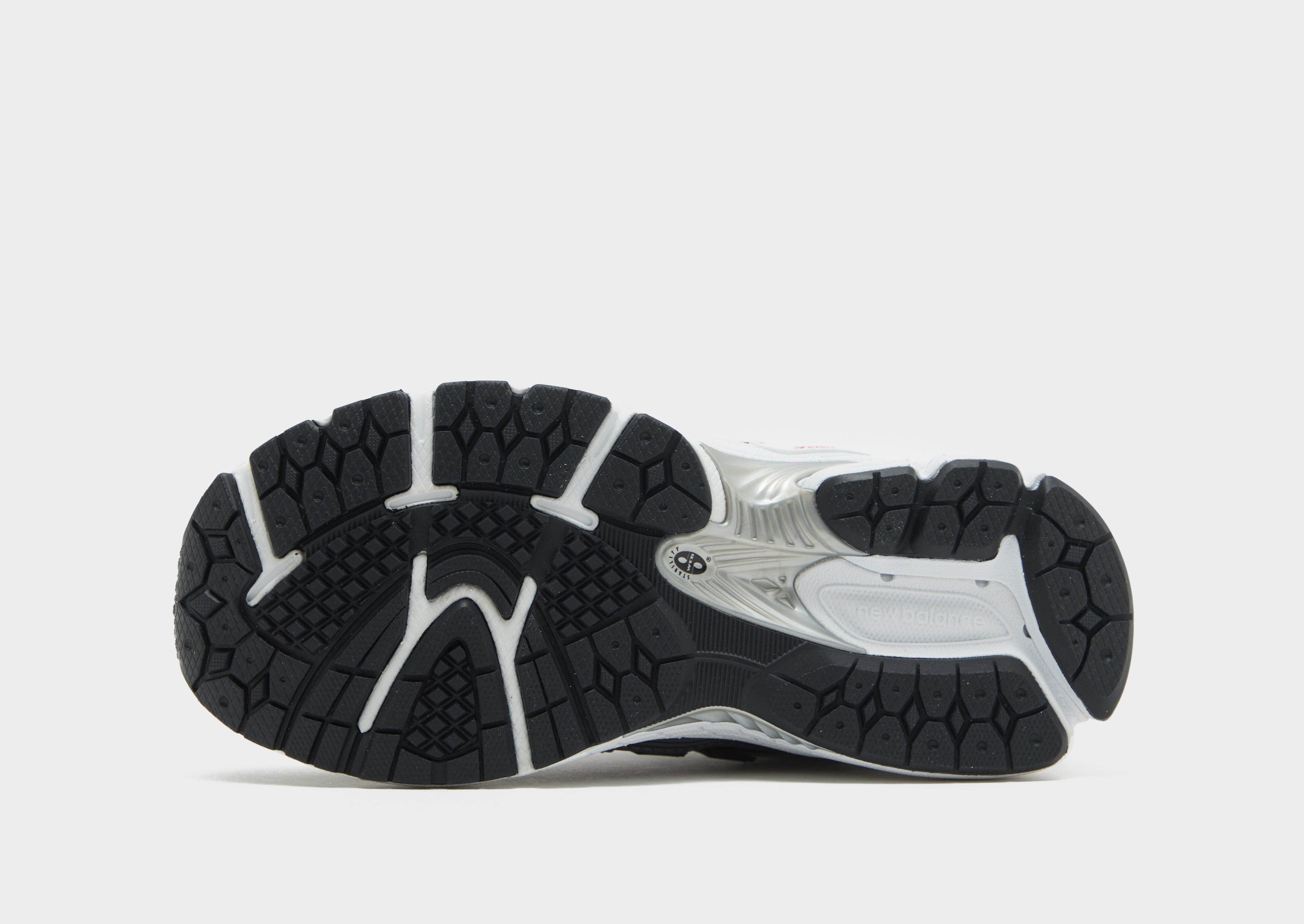 New Balance 1906 Barn