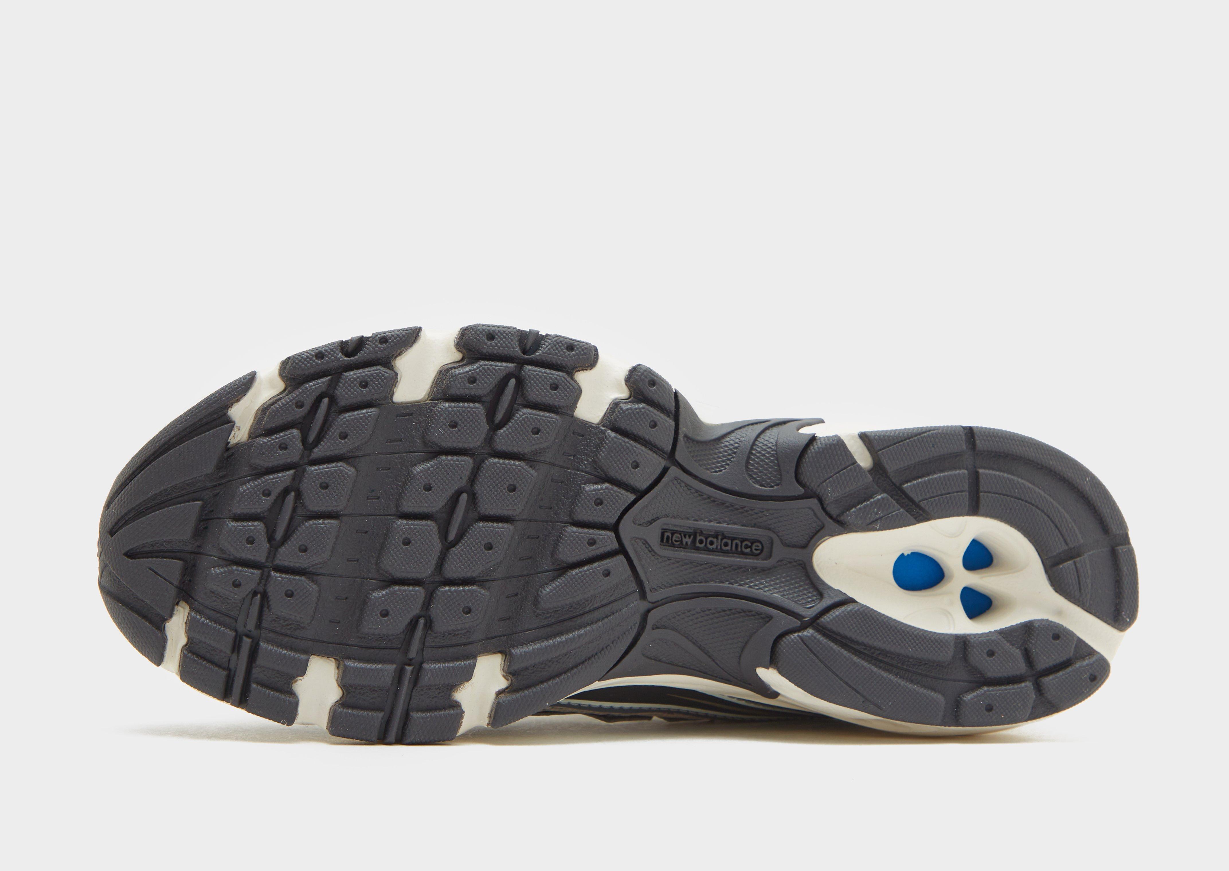 New Balance 740 Women's