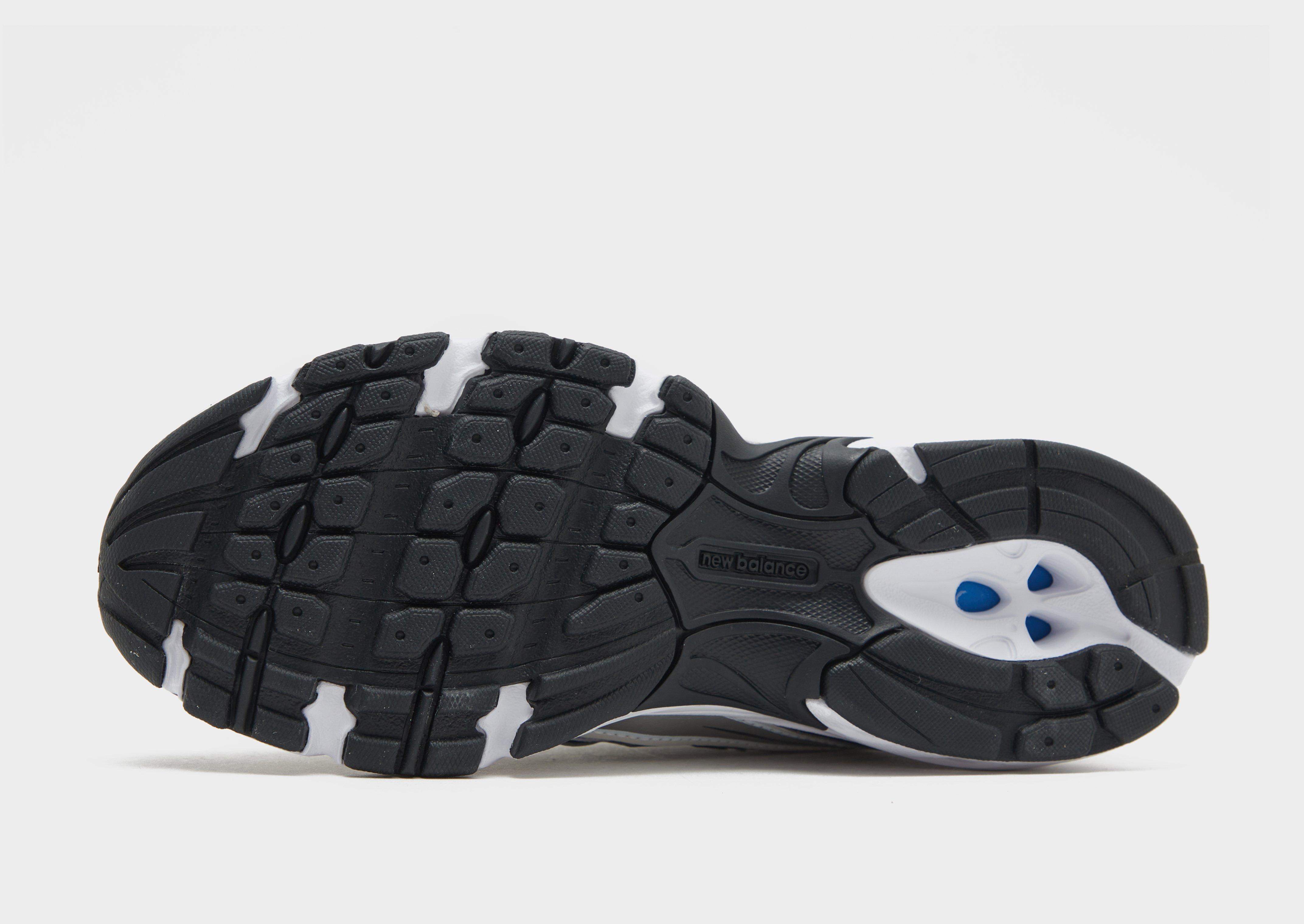 New Balance 740