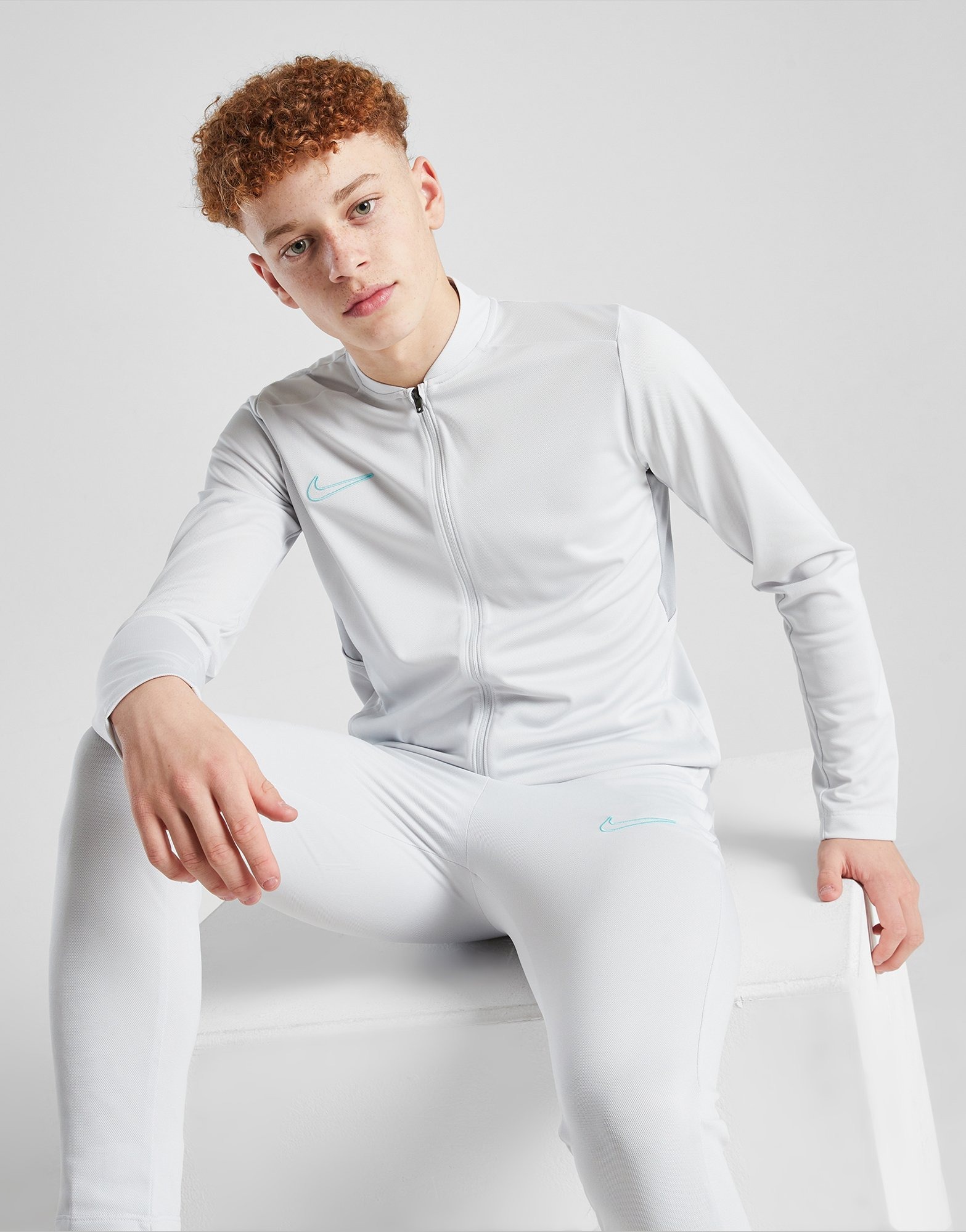jd sports ladies nike tracksuit