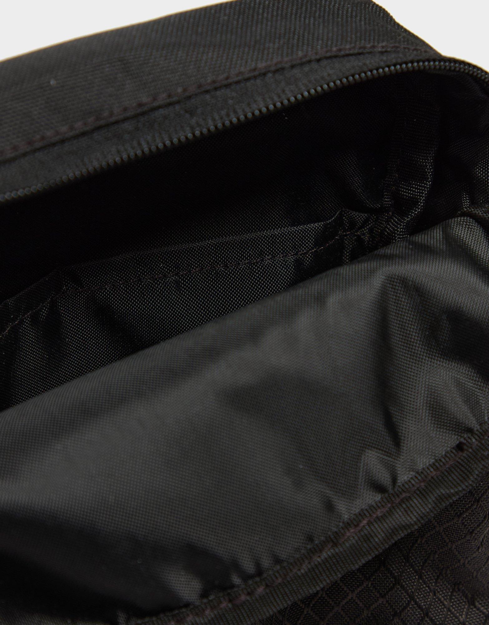 Under Armour Shoulder Bag