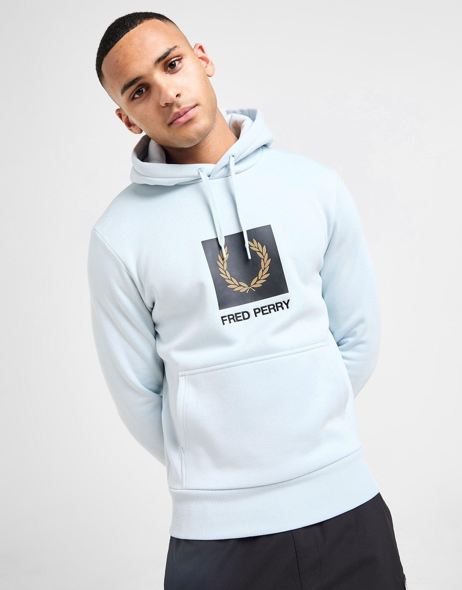 【おすすめアイテム】FRED PERRY Logo Overhead Hoodie Blue Fred Perry Logo Overhead Hoodie - JD Sports Global