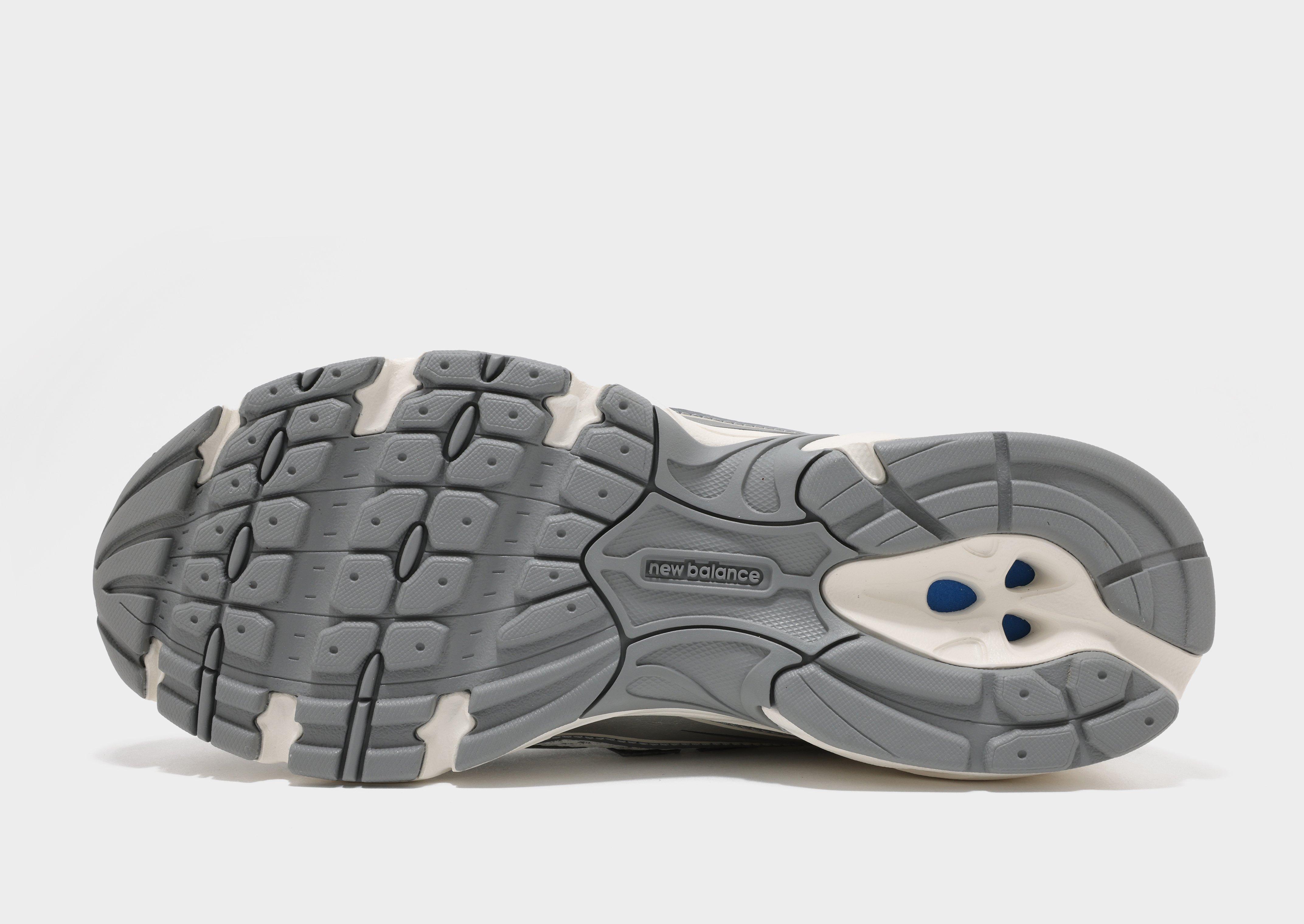 New Balance 740 Women's