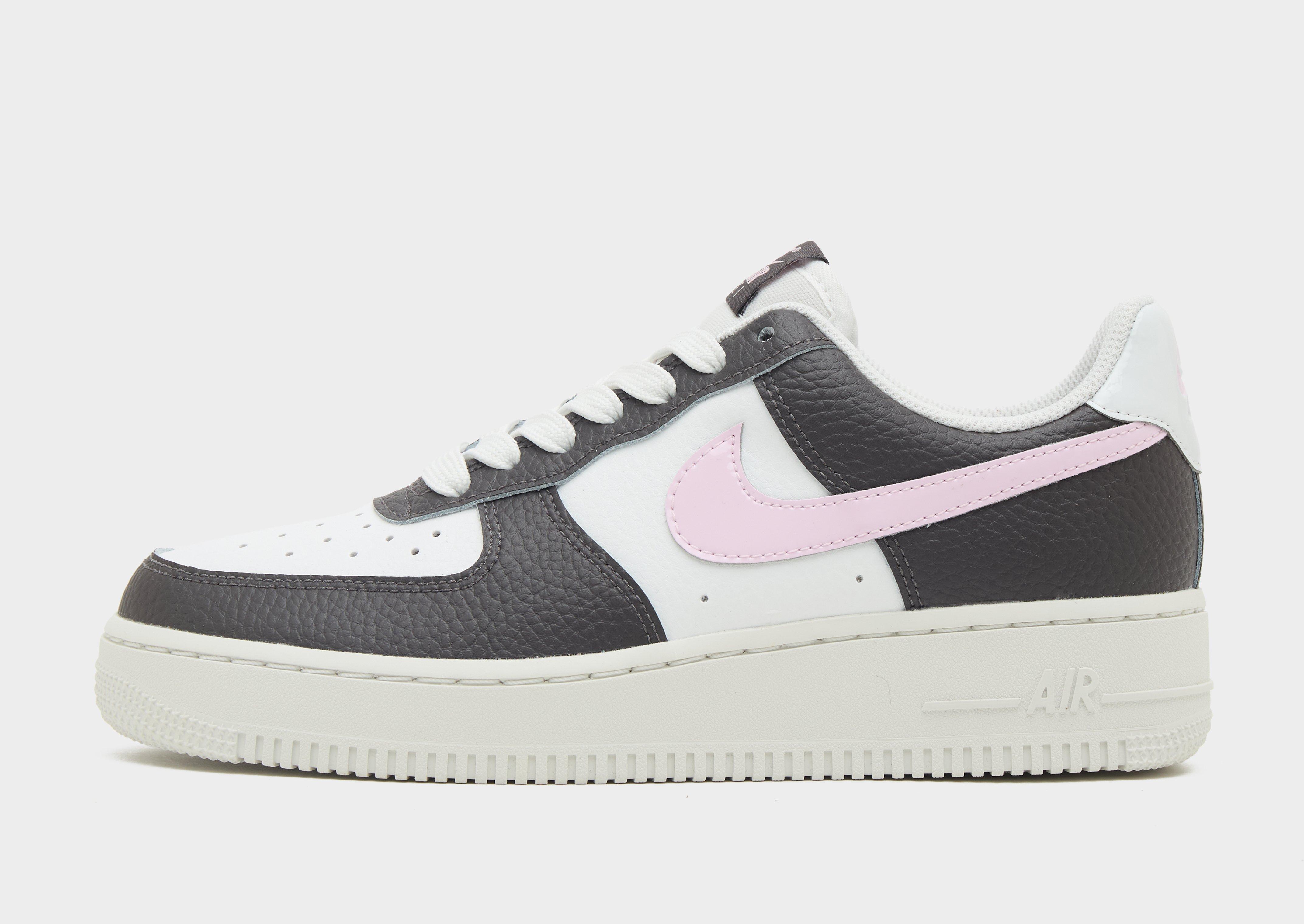 靴 Nike Women's Air Force 1 Low '07 26cm Amazon.com | Nike Air Force 1 '07 'Reflective' Women's Size