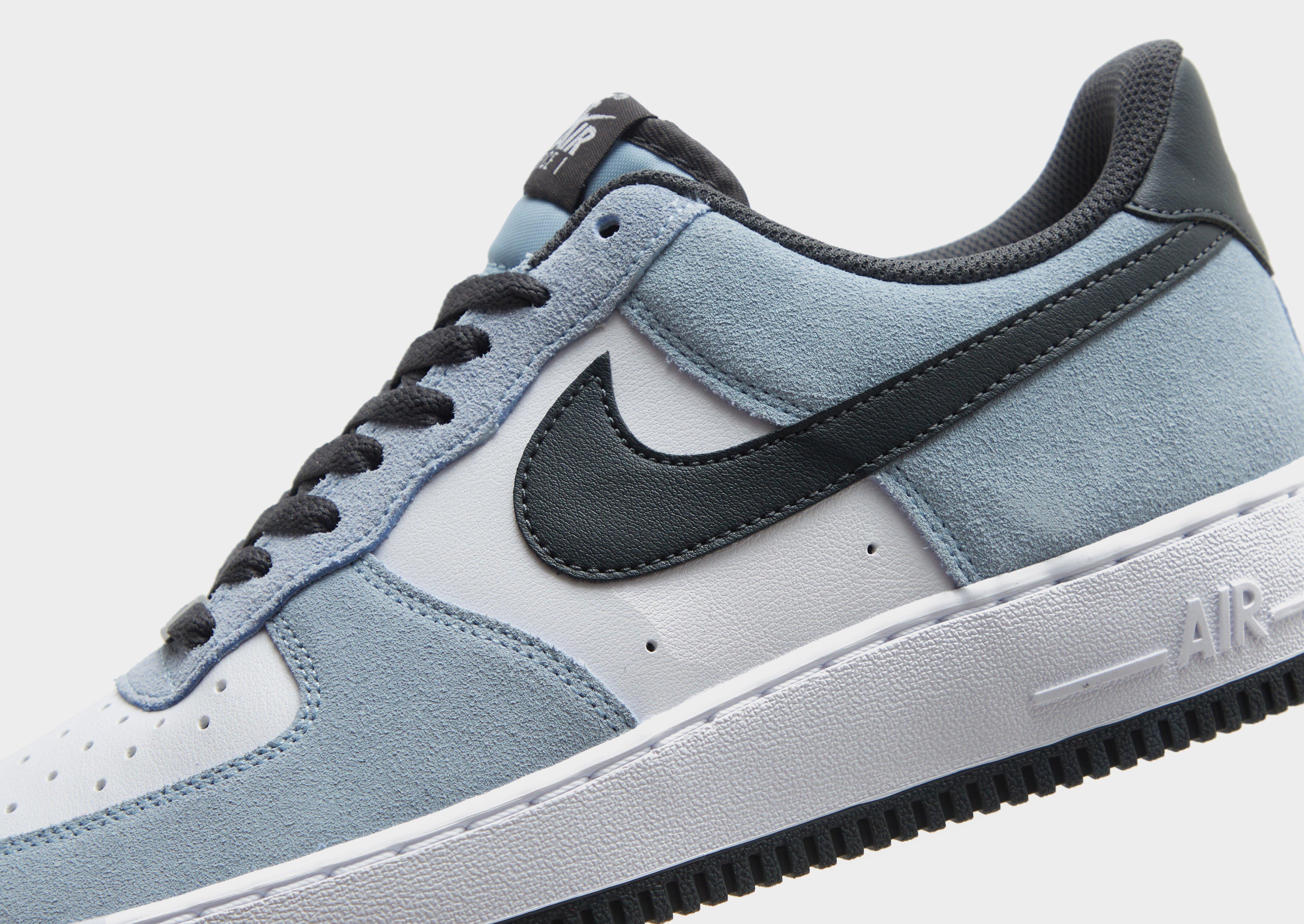 Nike Air Force 1 '07 LV8