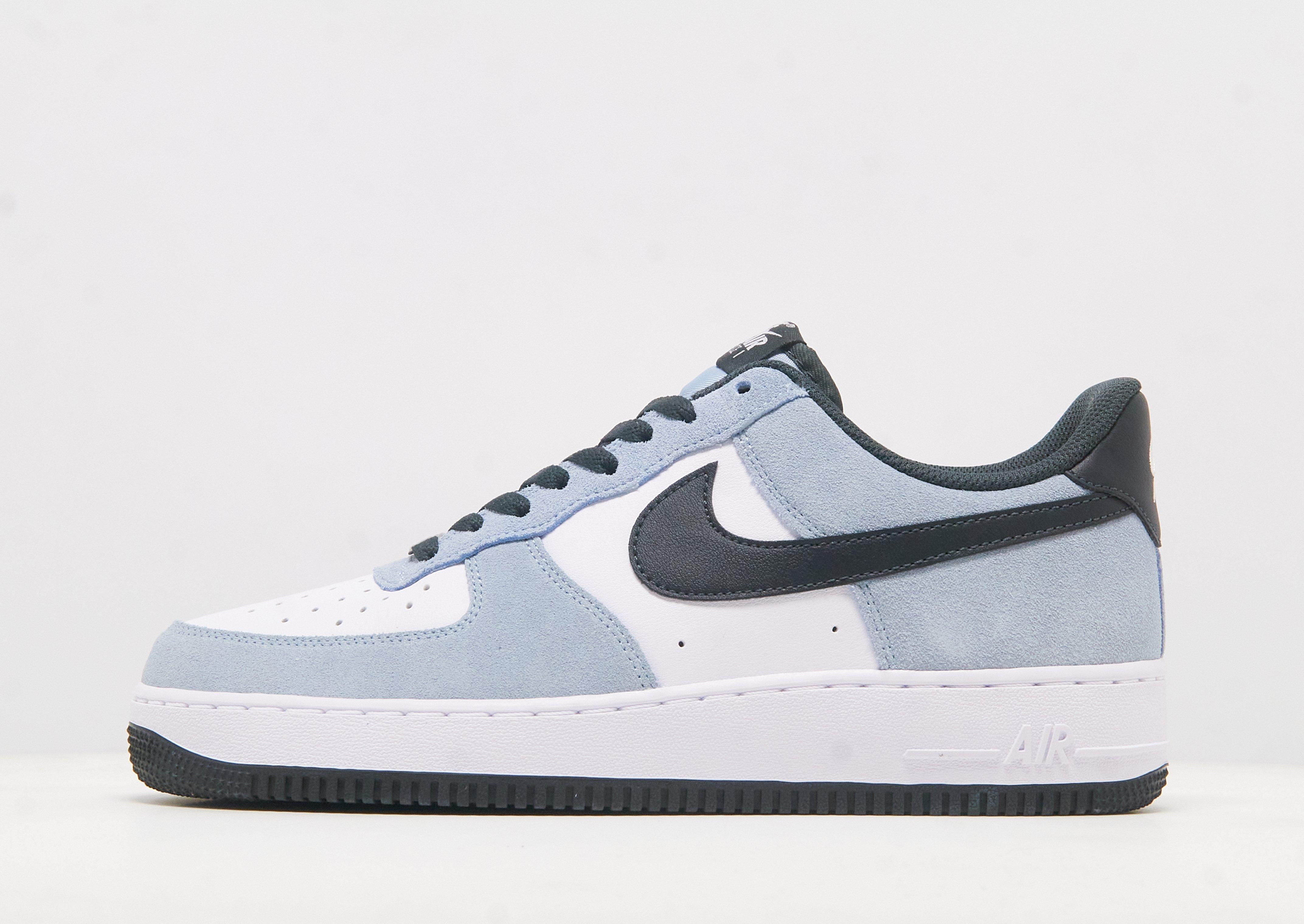 Nike Air Force 1 '07 LV8