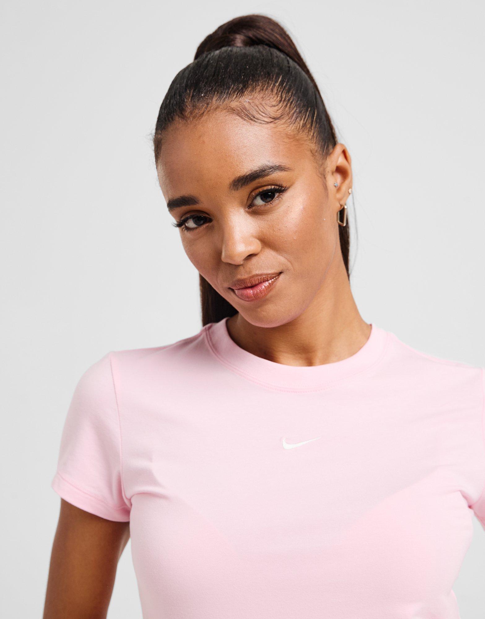 Nike Essential Sportswear Chill Knit T-Shirt