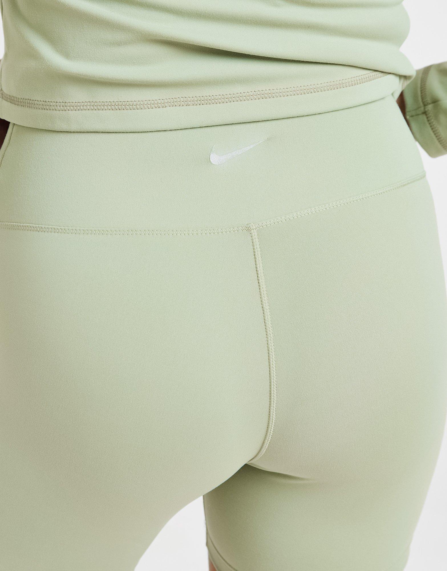 Nike Training Graphic Swoosh 5" Shorts