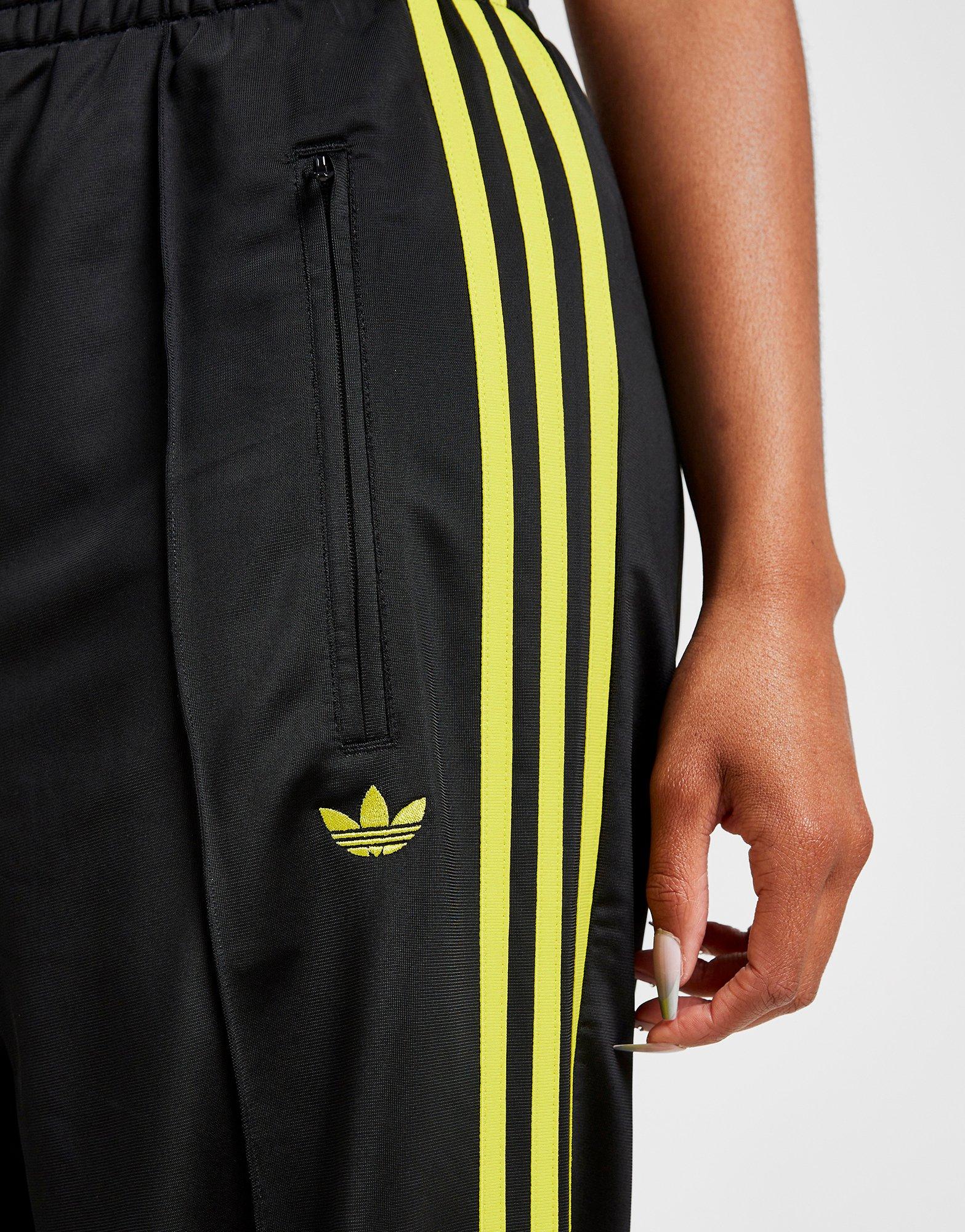 adidas FIREBIRD TRACK PANTS ブラック　M Black adidas Originals Oversized Firebird Track Pants - JD