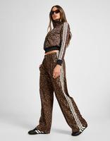 adidas Originals All Over Leopard Print Oversized Pantalone