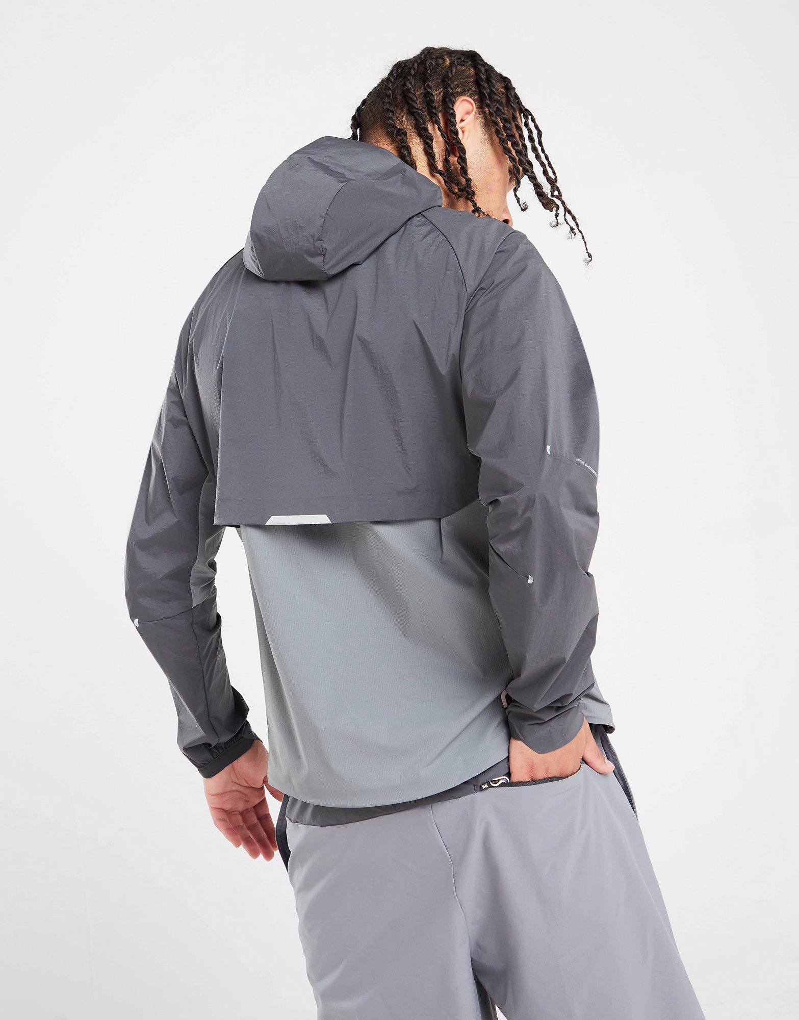 On Running Core Hooded Woven Jacket