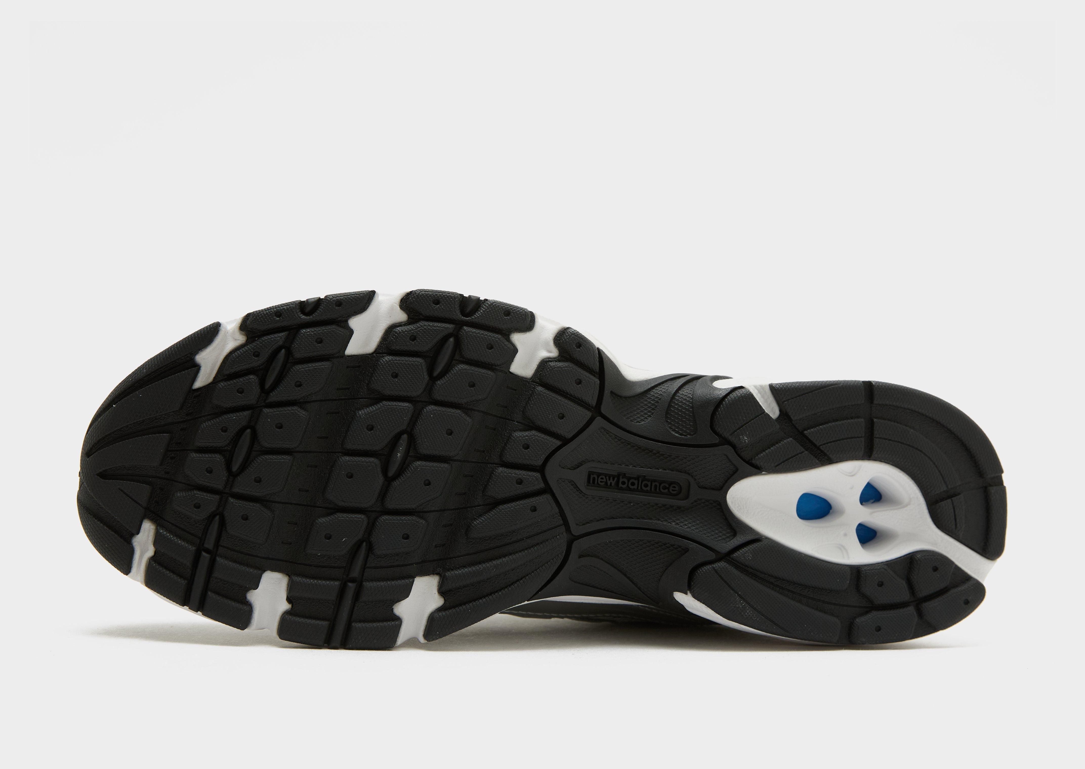 New Balance 740