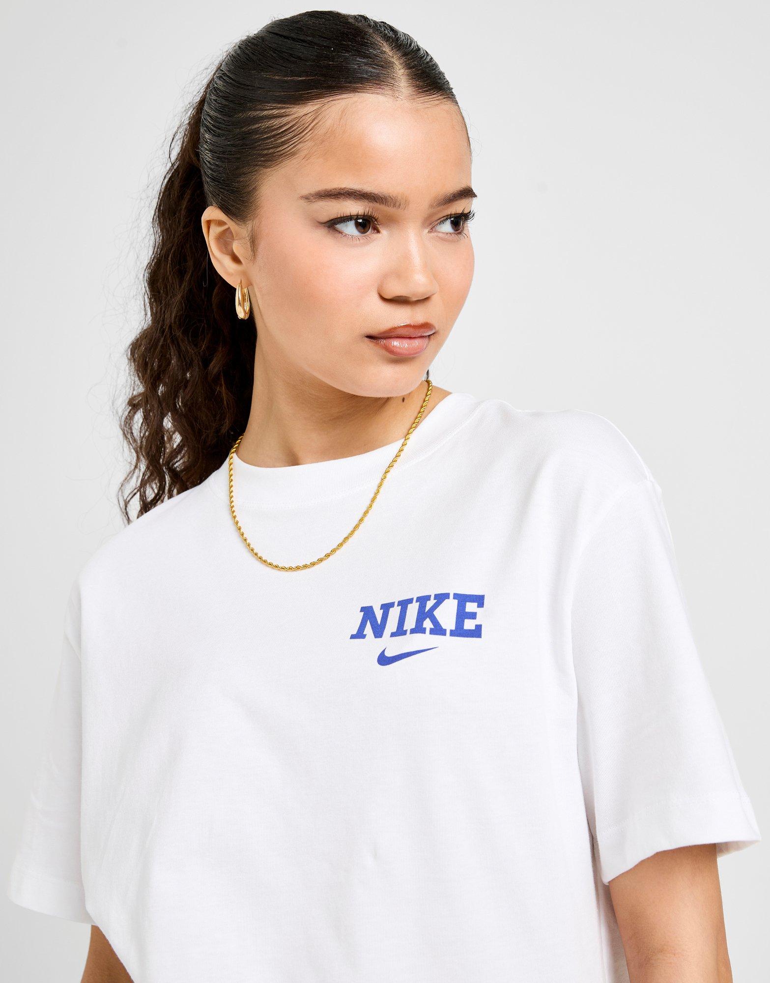 男女ともに人気 Nike Graphic T-shirt 関税送料込み ナイキ Tee White Nike Graphic Boyfriend T-Shirt - JD Sports Global