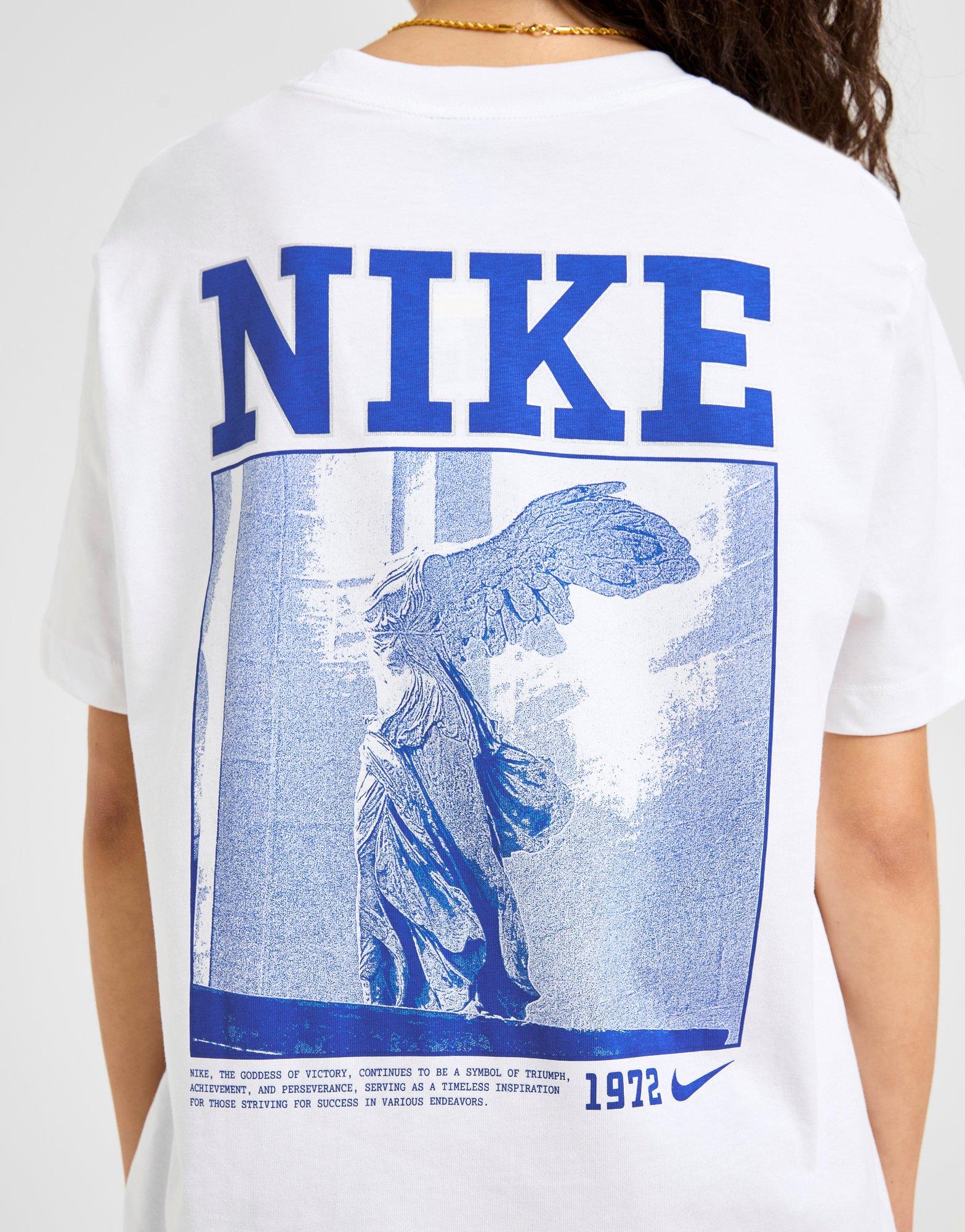 男女ともに人気 Nike Graphic T-shirt 関税送料込み ナイキ Tee 希少デザイン】Nike Graphic T-shirt 関税送料込み ナイキ Tee