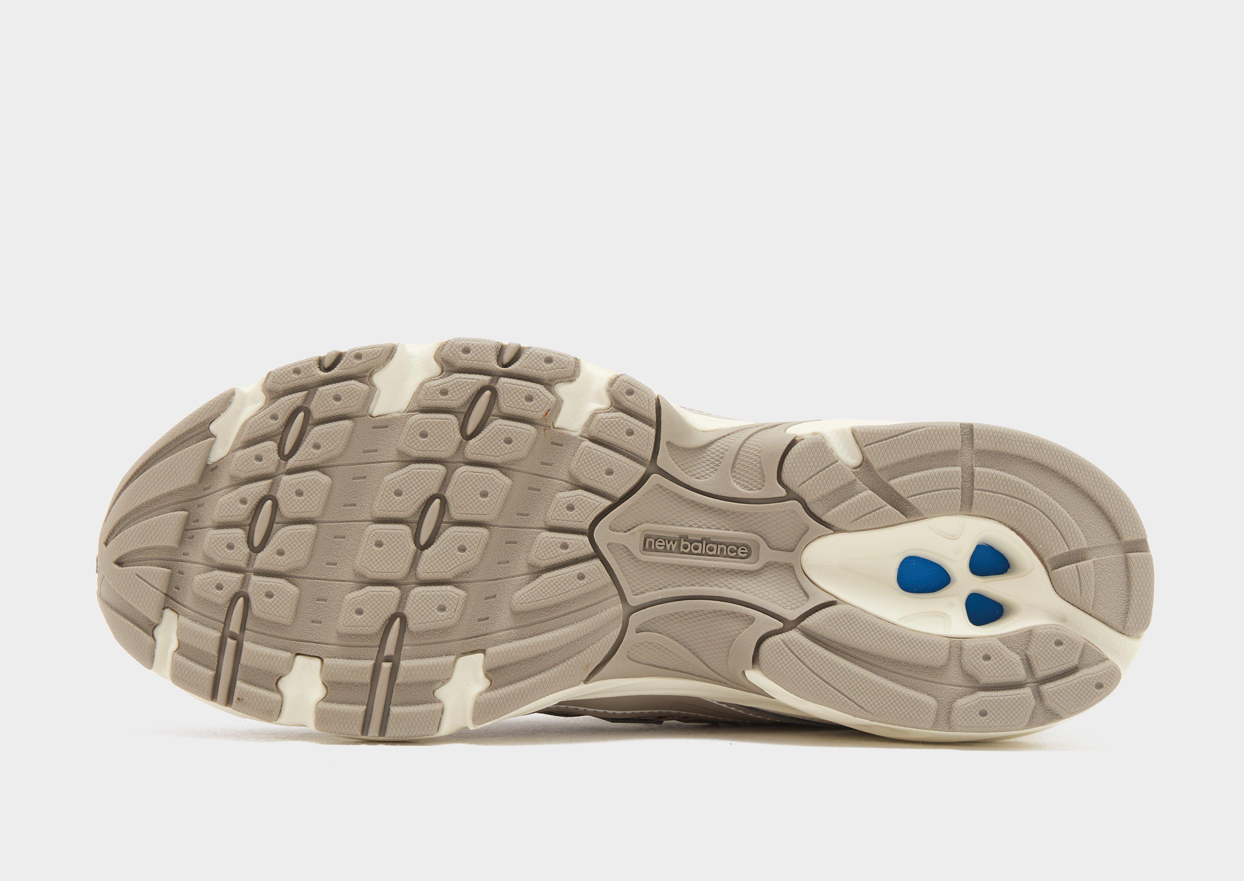 New Balance 740 Women's