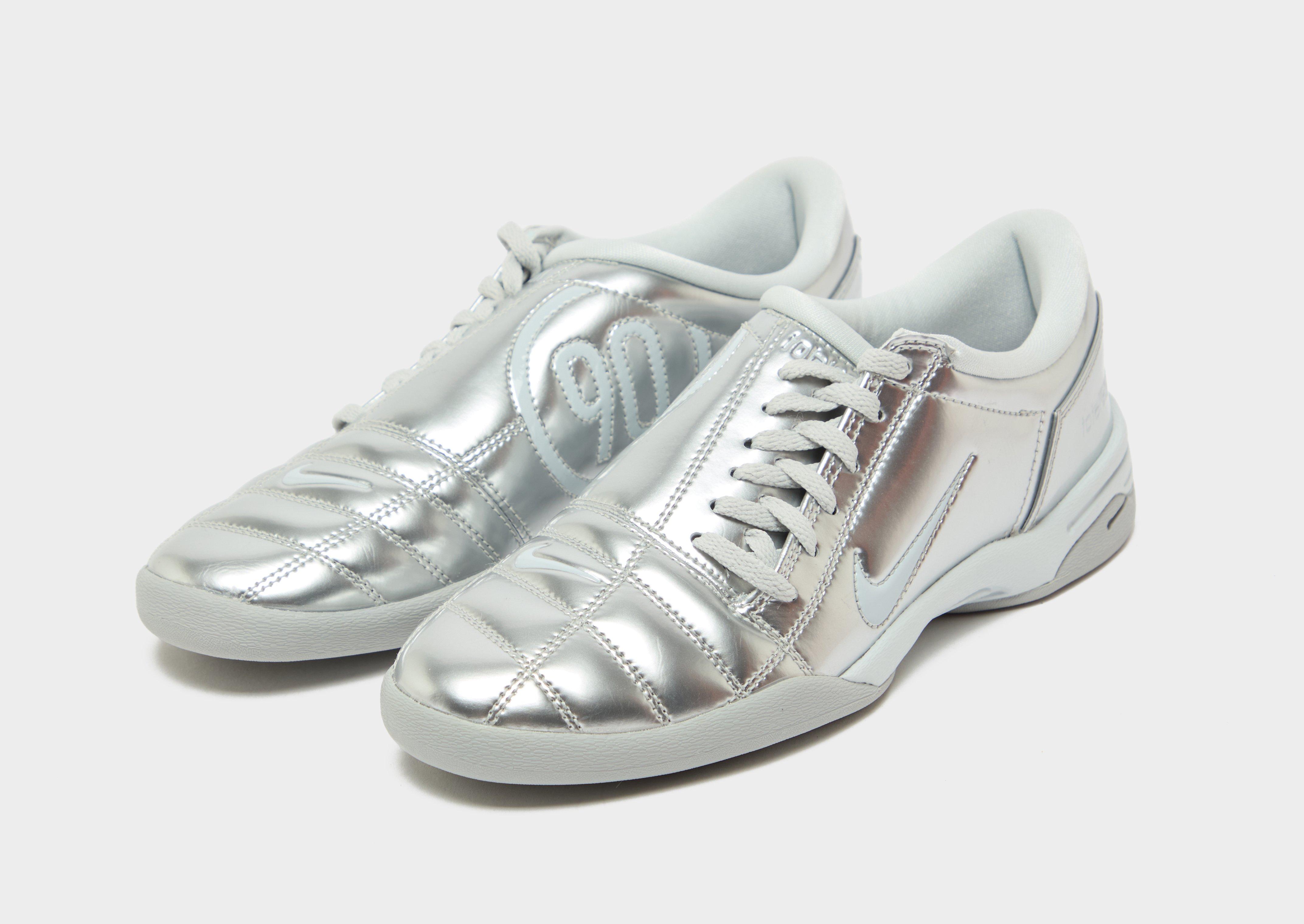 Nike Total 90 Women's