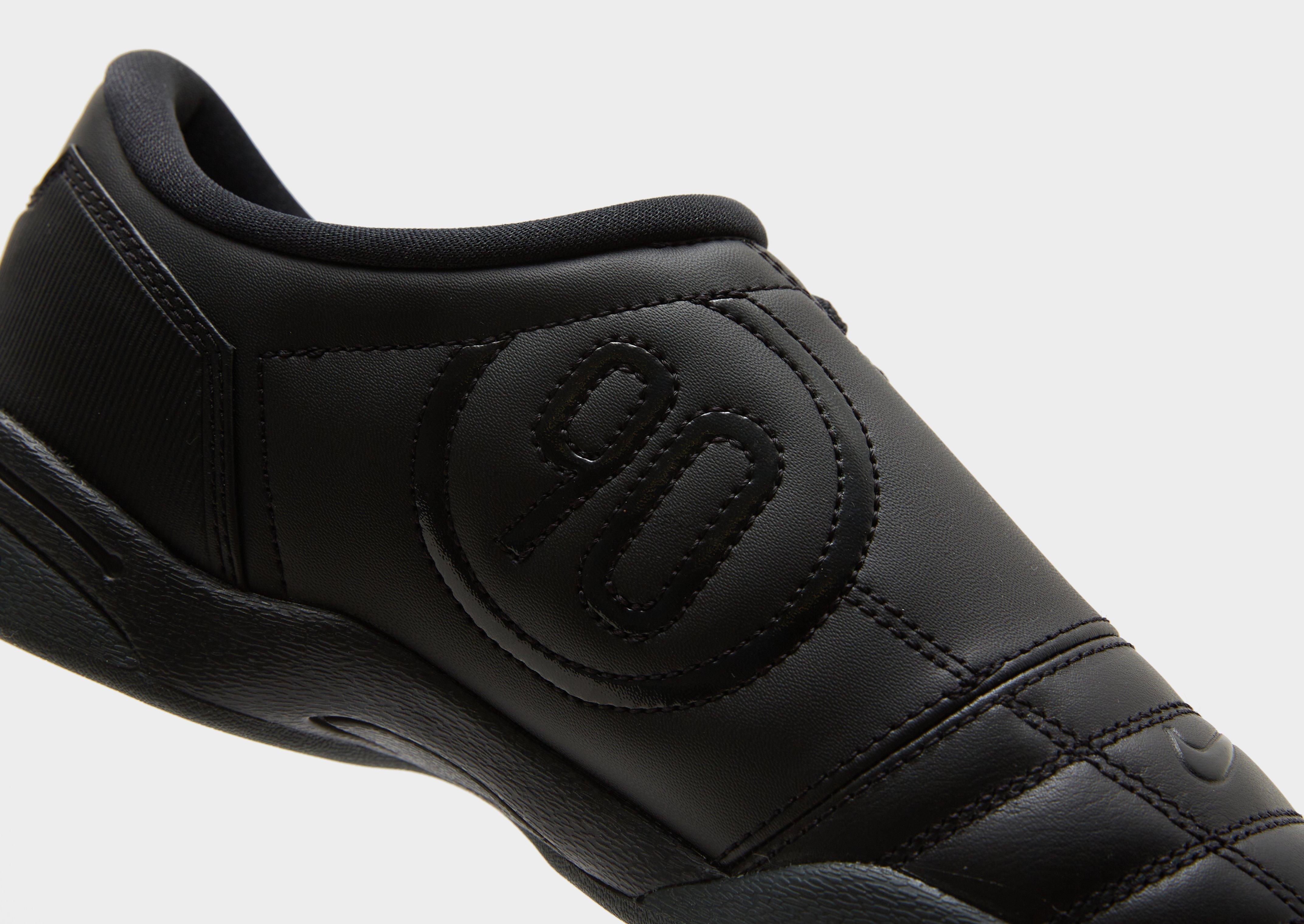 Nike Total 90 Women's