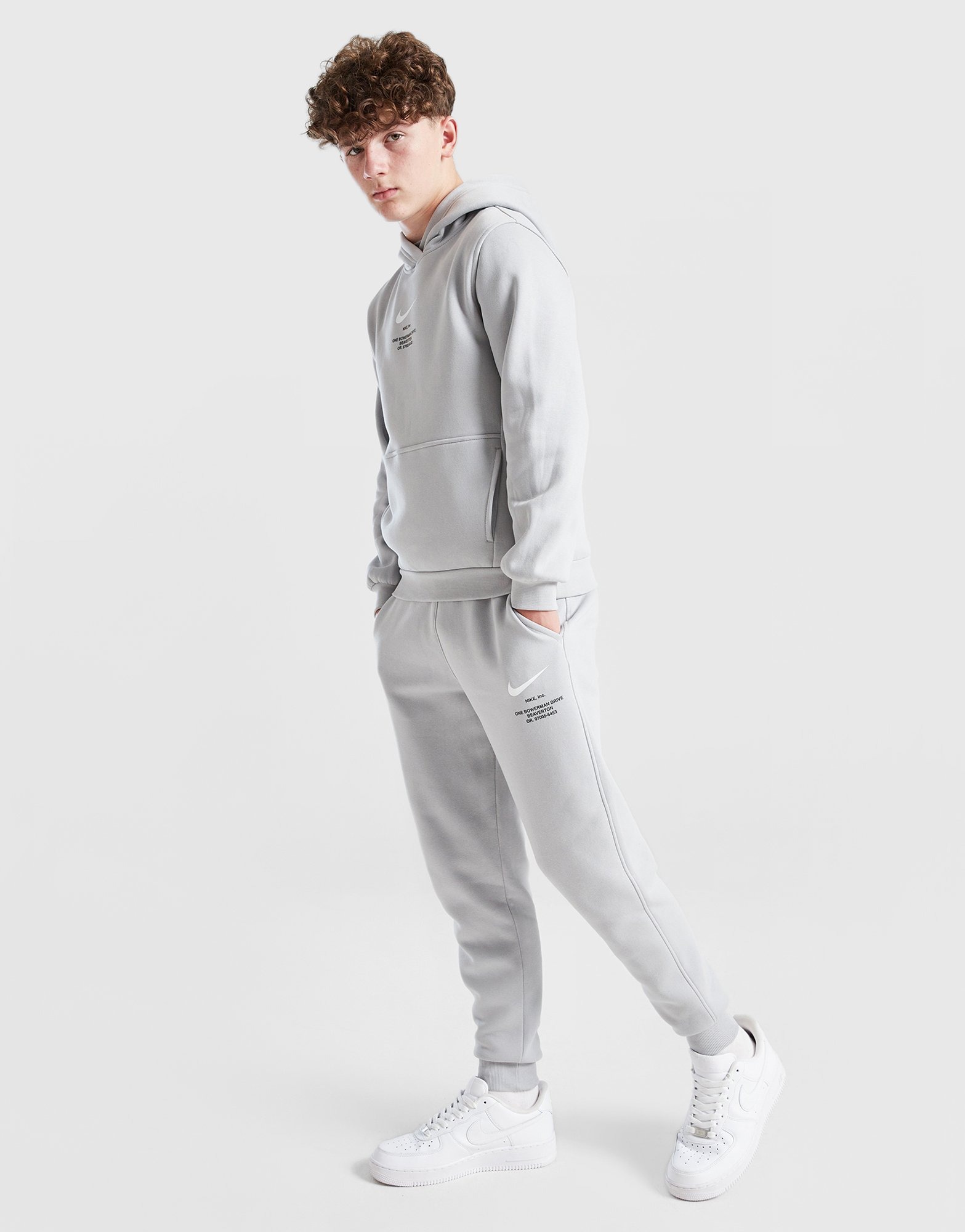 Nike Pantalones de chándal Graphic júnior en Gris JD Sports España