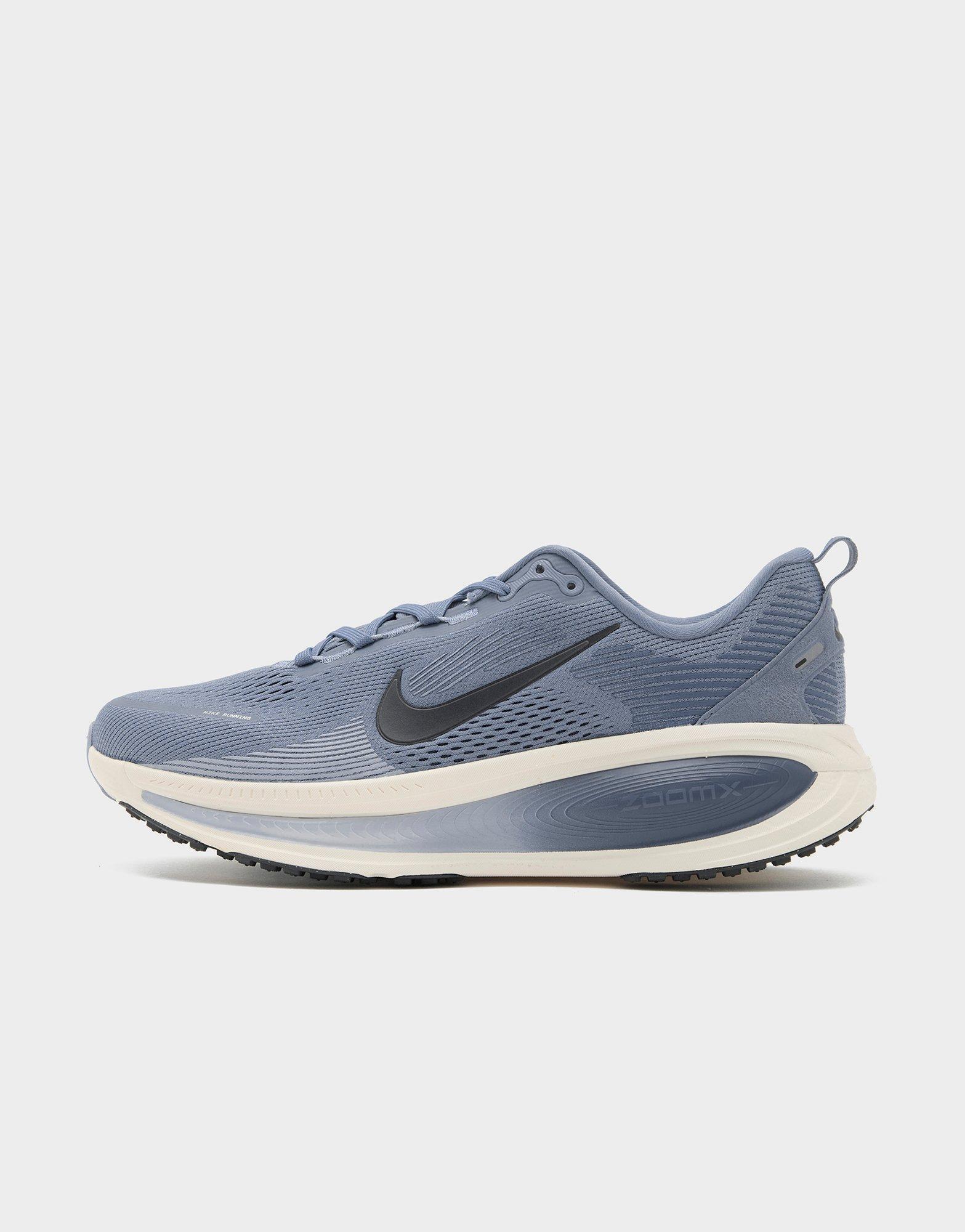 Nike Vomero 18;