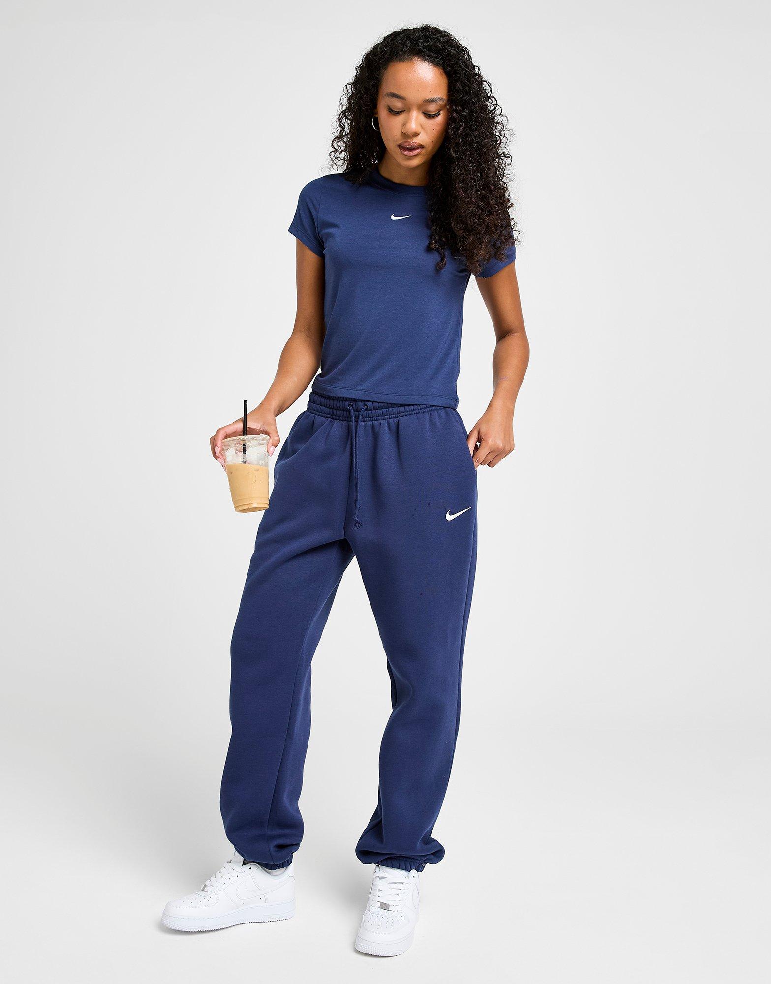 Nike Camiseta Essential Sportswear Chill Knit