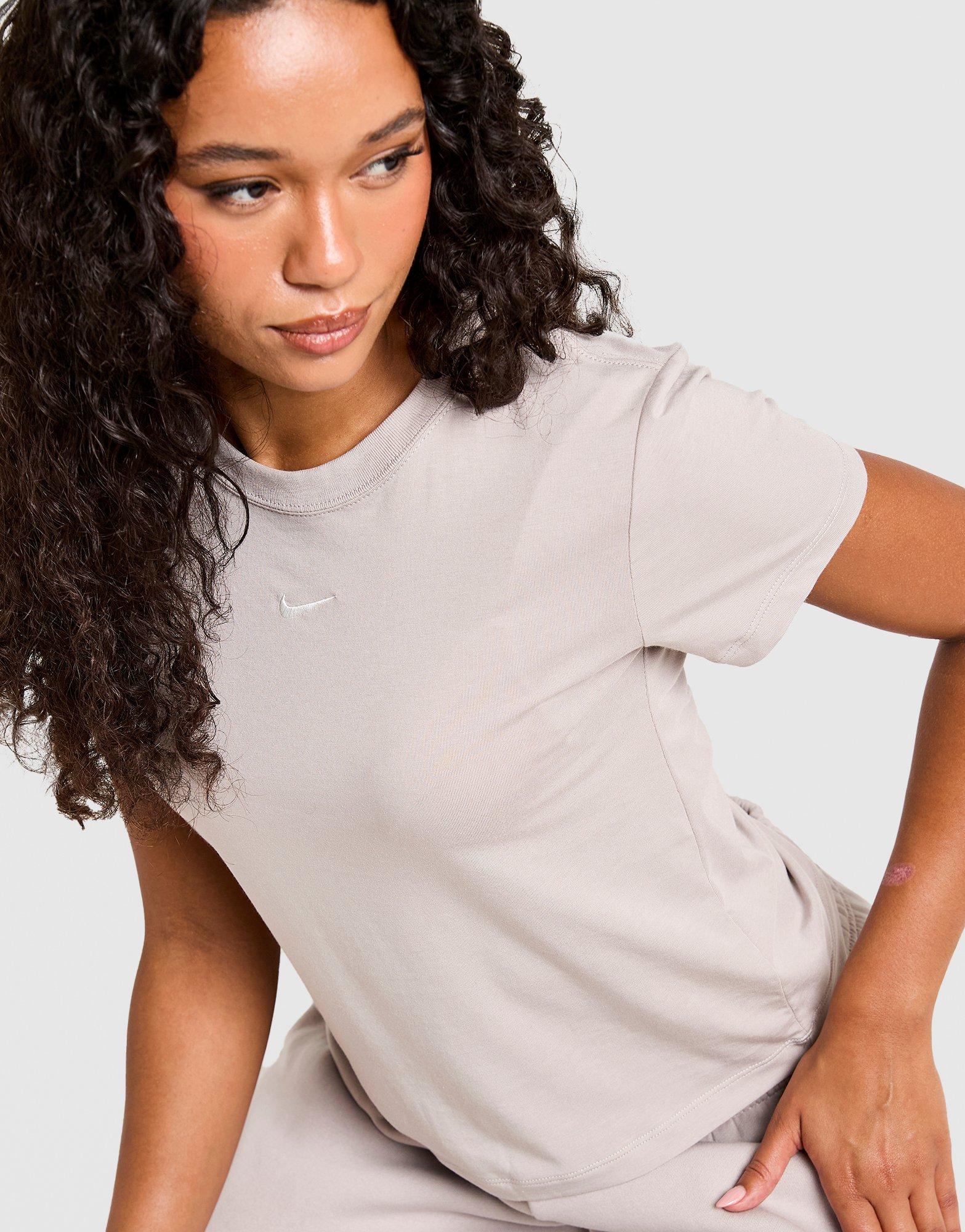 Nike Essential Sportswear Chill Knit T-Shirt