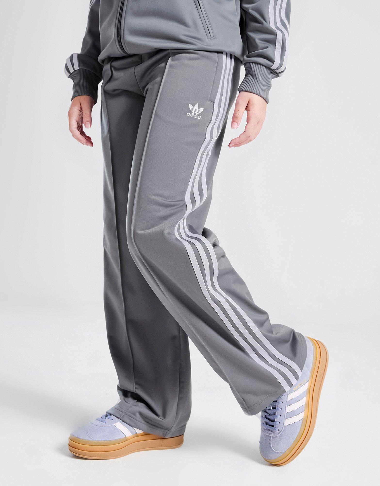 アディダス FIREBIRD LOOSE TRACK PANTS グレー XL Grey adidas Originals Oversized Firebird Track Pants - JD