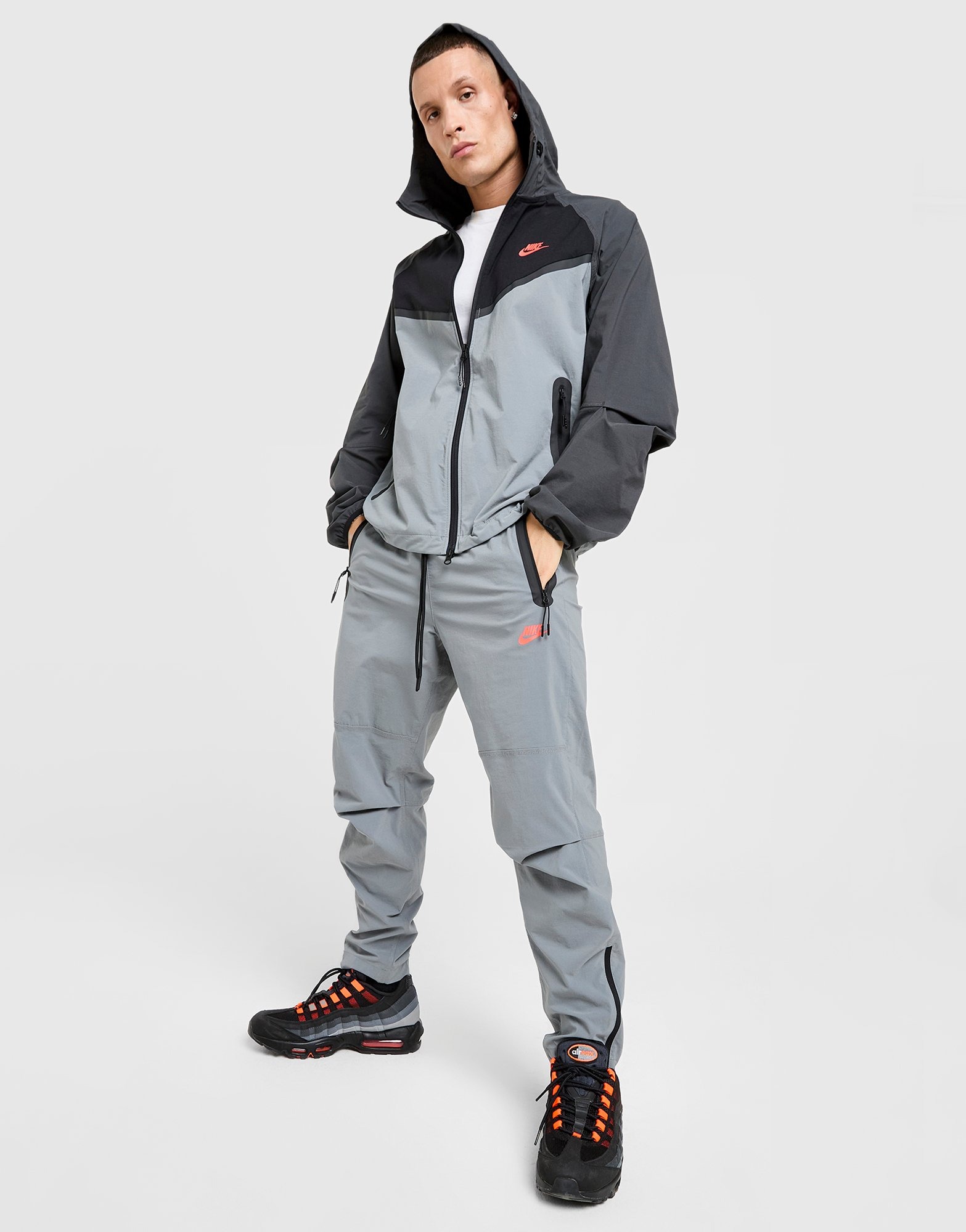 ウォーキング・ランニングウェア SS2007 NIKE 2PC TRACK JACKET & TROUSERS ウォーキング・ランニングウェア SS2007 NIKE 2PC TRACK JACKET