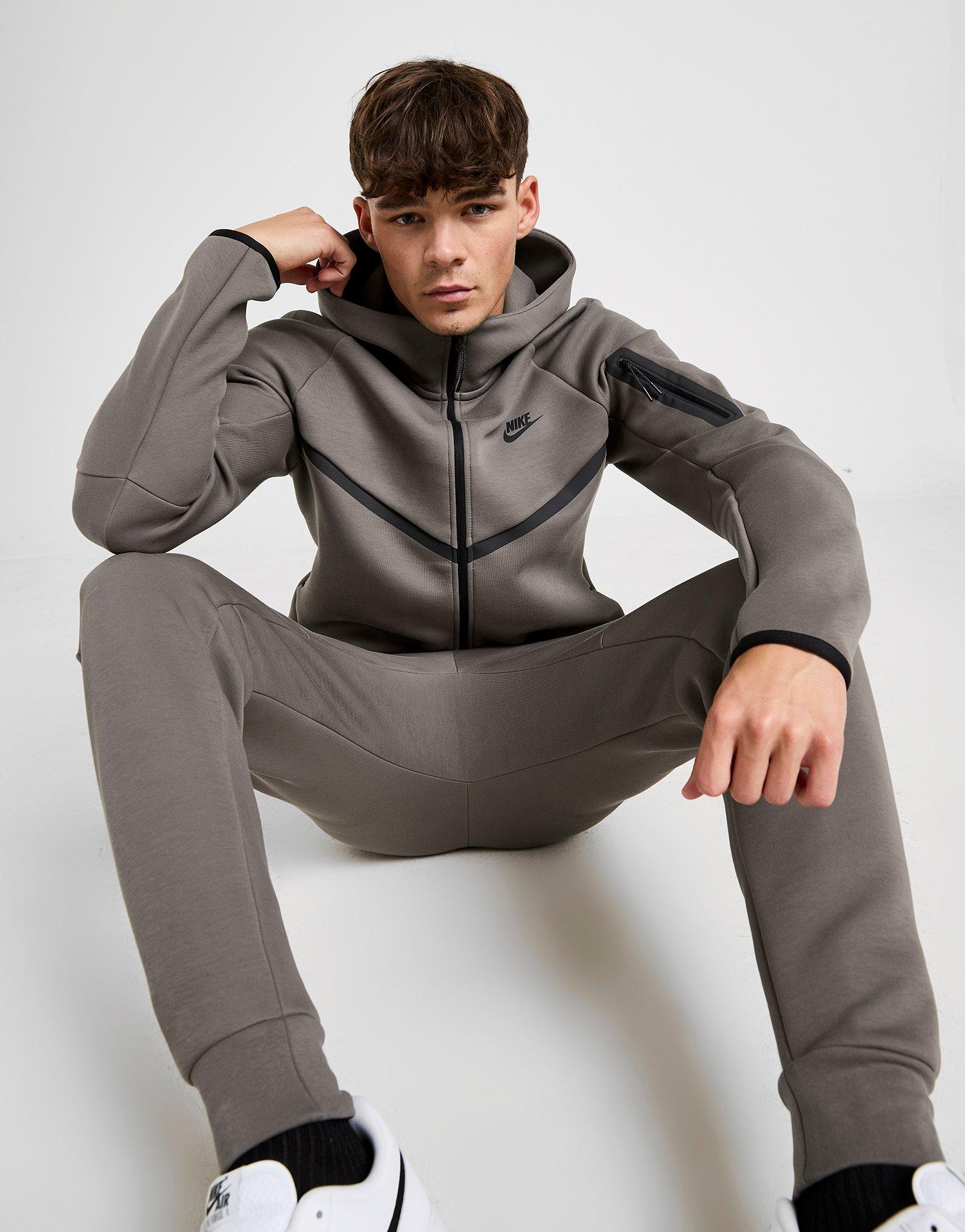 Nike Felpa con Cappuccio Full Zip Tech Fleece