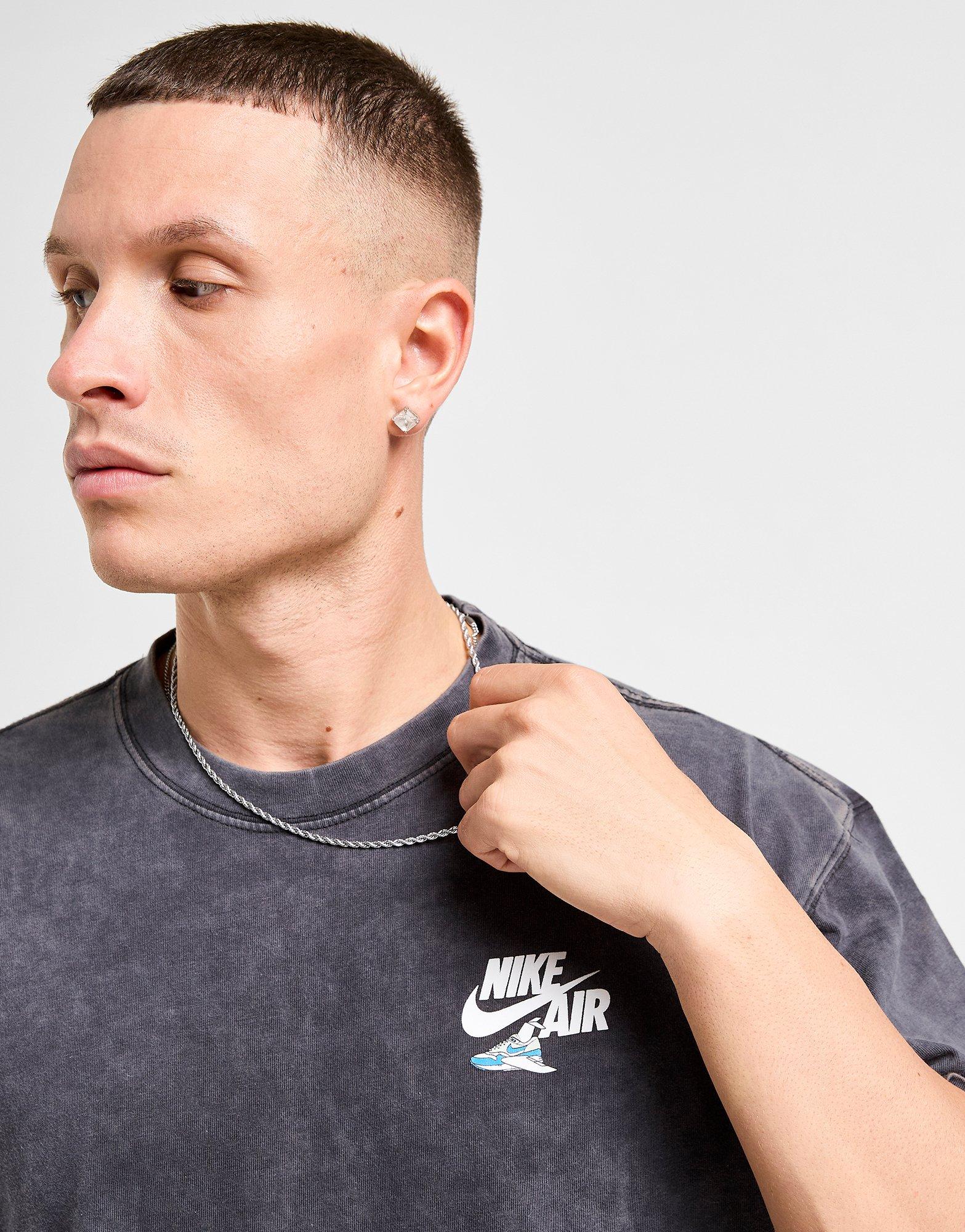 Nike Washed Globe Graphic T-Shirt