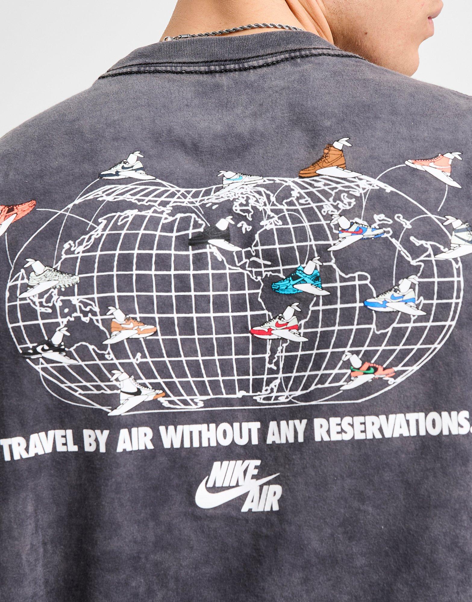 Nike Washed Globe Graphic T-Shirt
