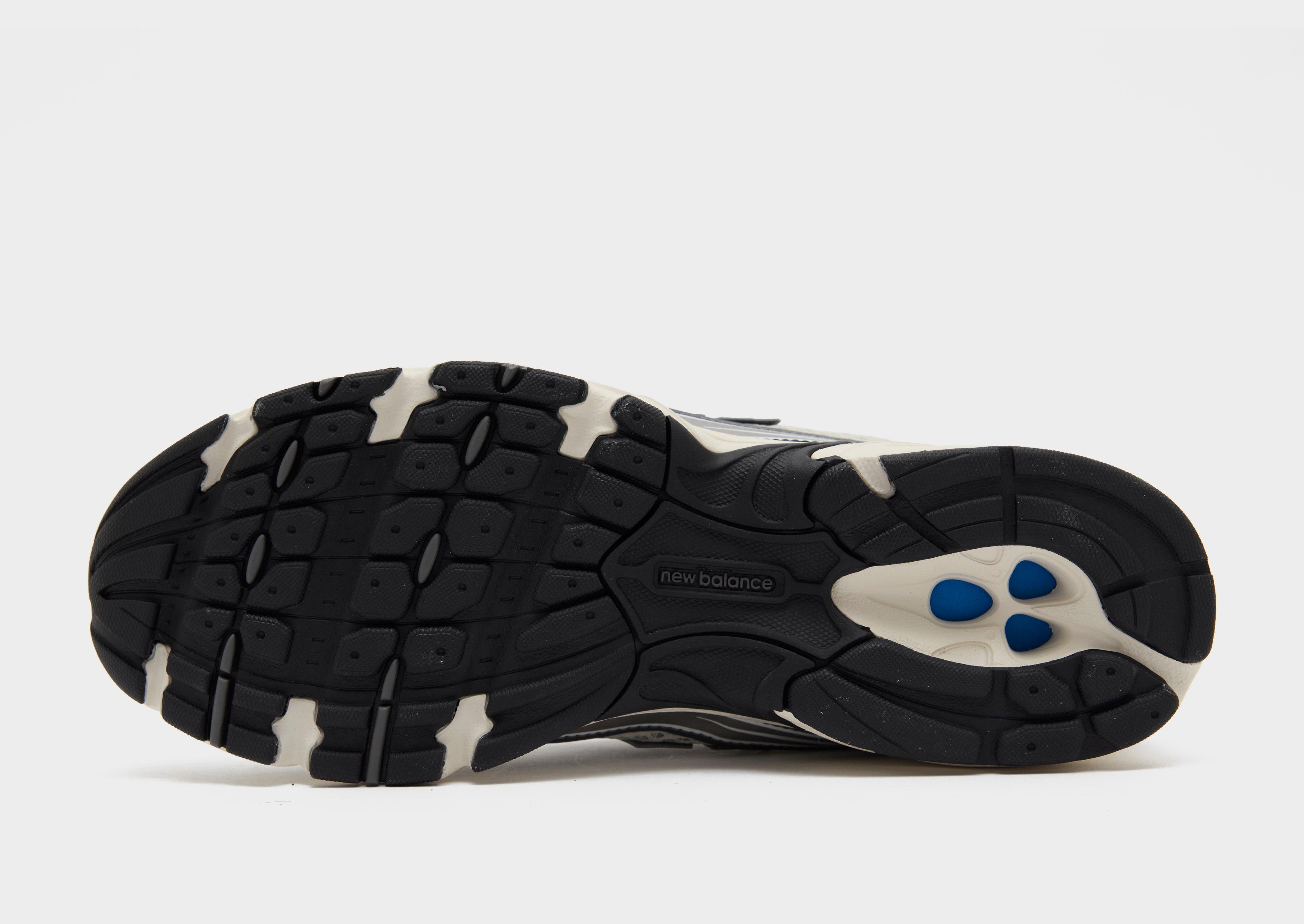New Balance 740
