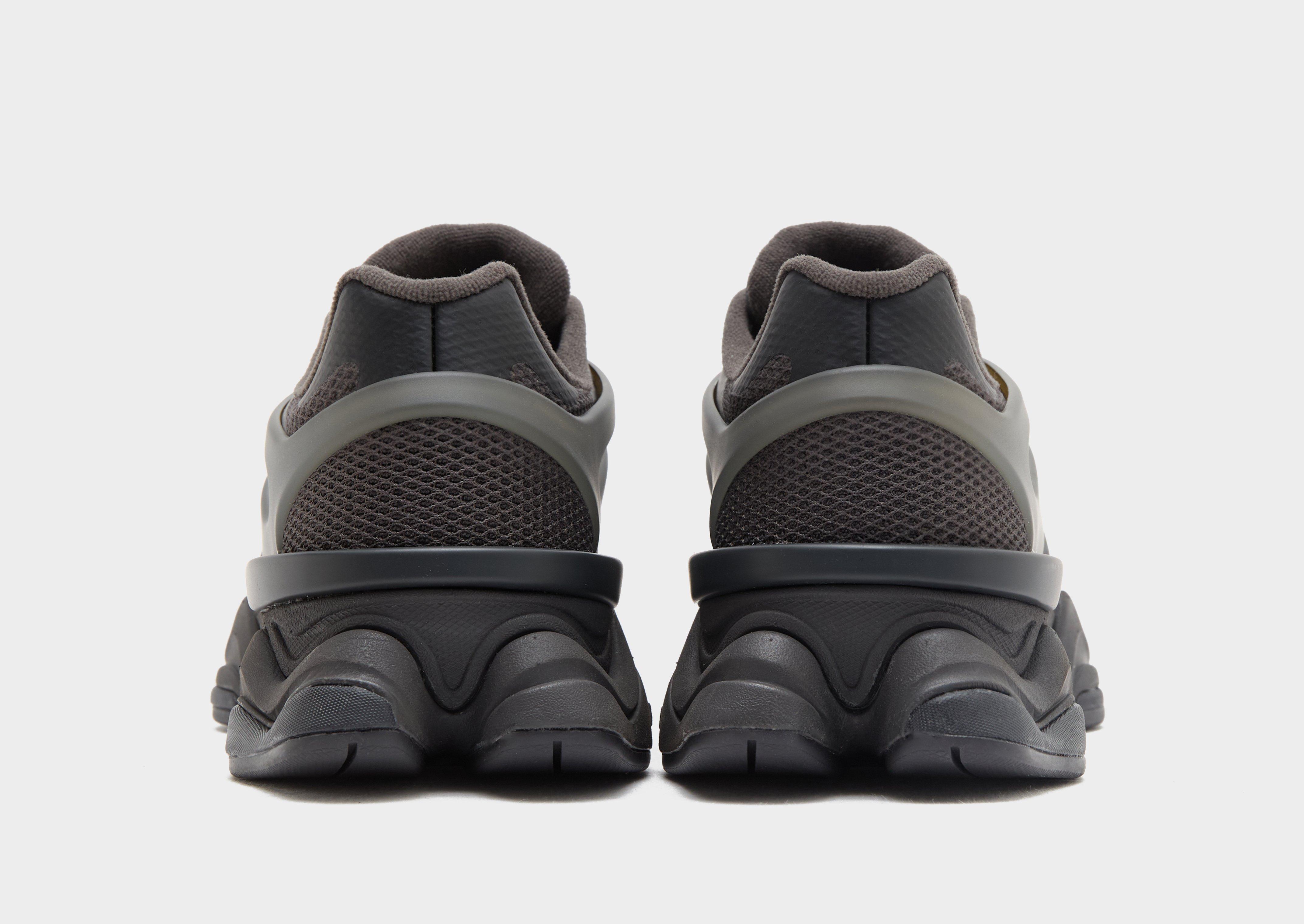 New Balance 9060 Caged