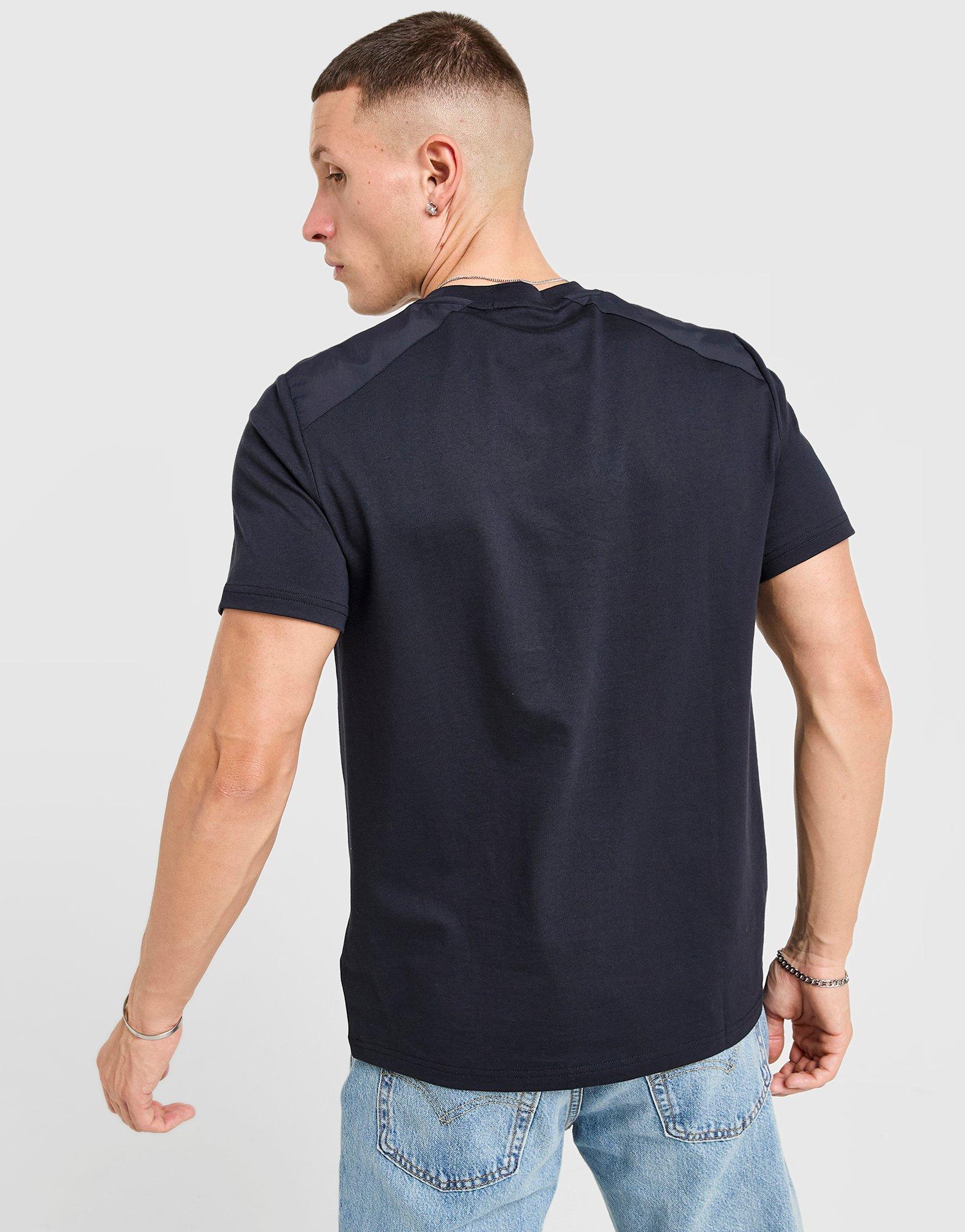 Fred Perry T-shirt Badge Panel