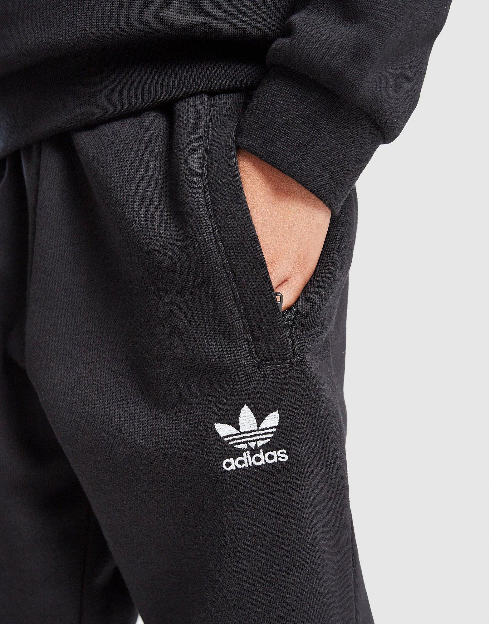 adidas Originals Trefoil Essential Crew Tracksuit Children