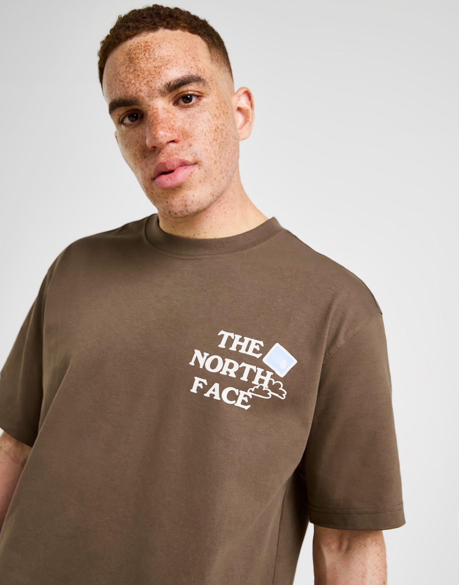【The North Face】Oversized Explore Trail Tシャツ 海外限定 Brown The North Face Oversized Explore Trail T-Shirt - JD