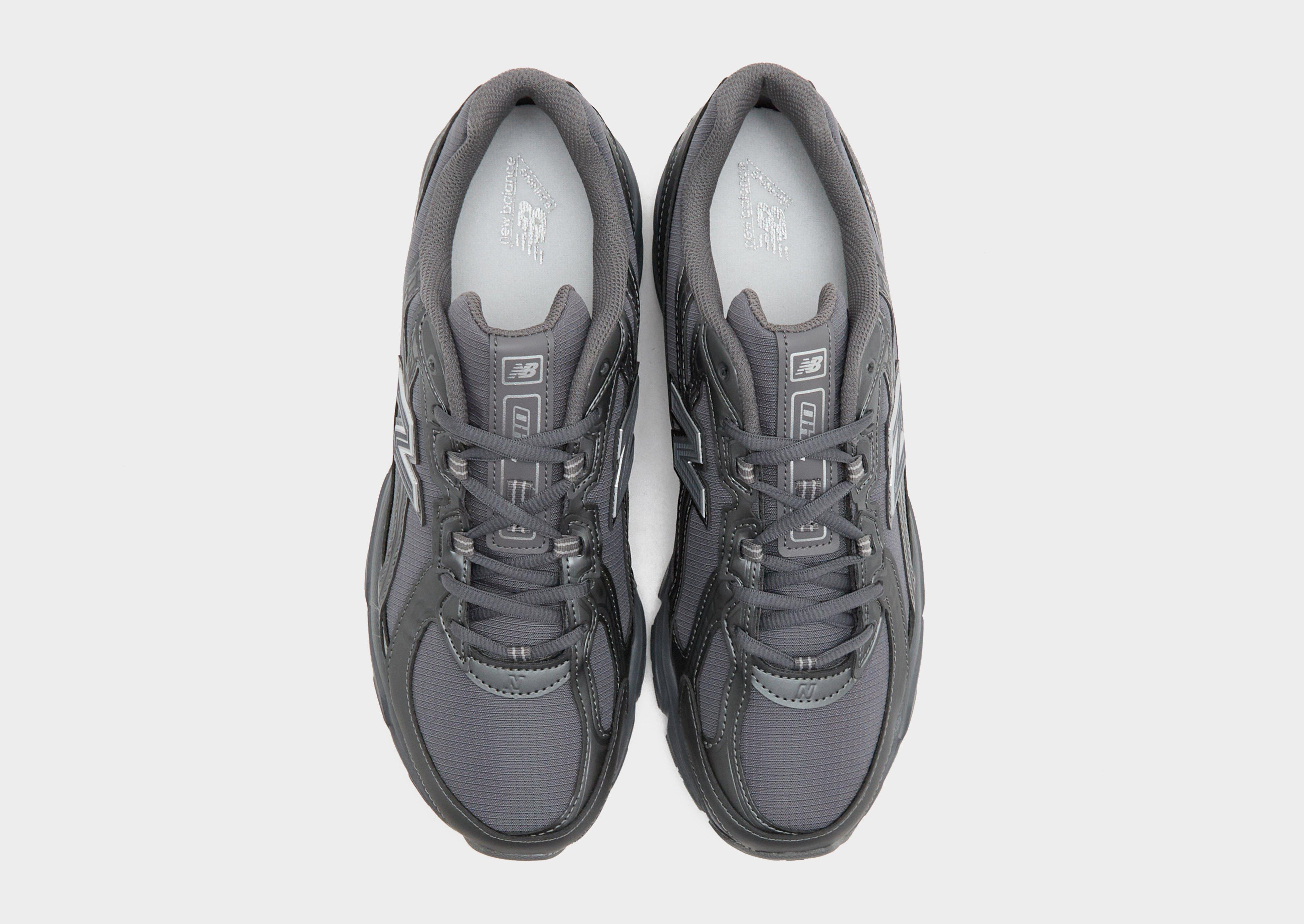New Balance 740