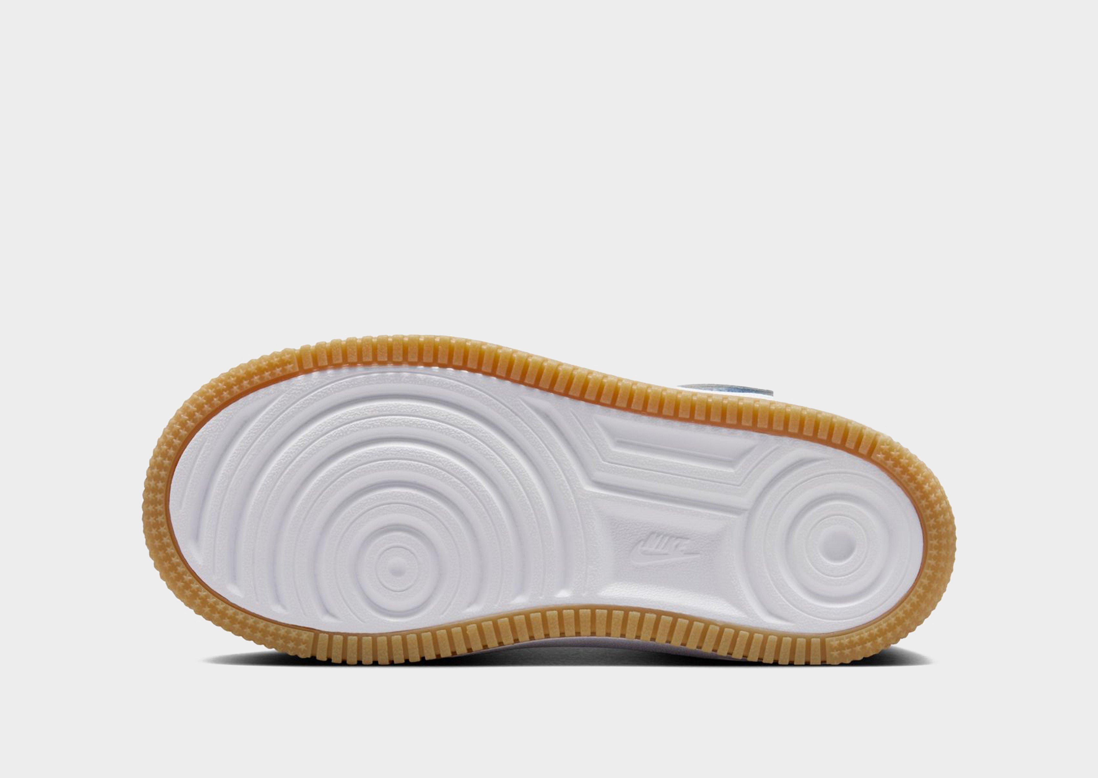 Nike AIR FORCE 1 '07 LV8