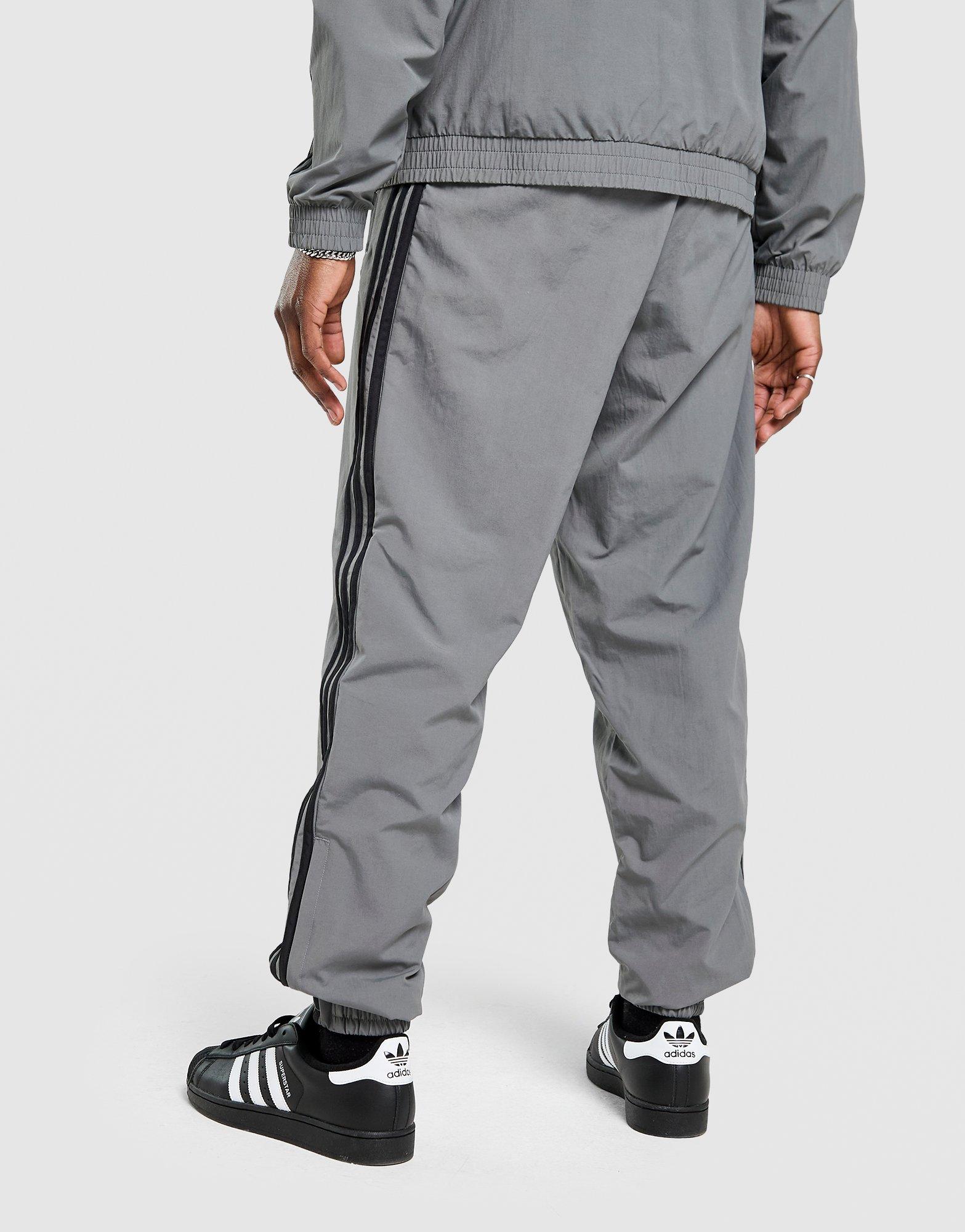 T. japan strap pants グレー Adidas Originals - Jogging Pants With Baggy Stripes TP JY1421