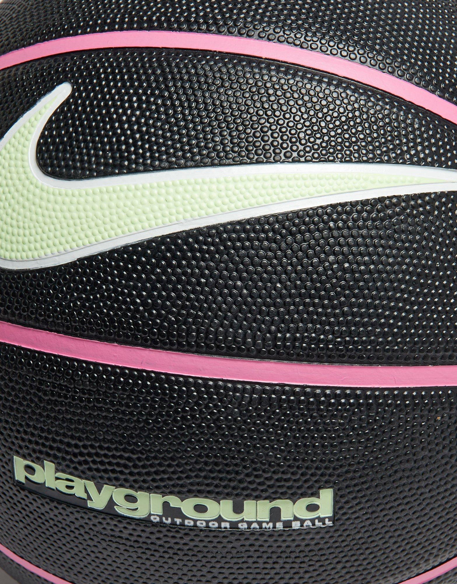 Nike Playground 8P Graphic Basketball